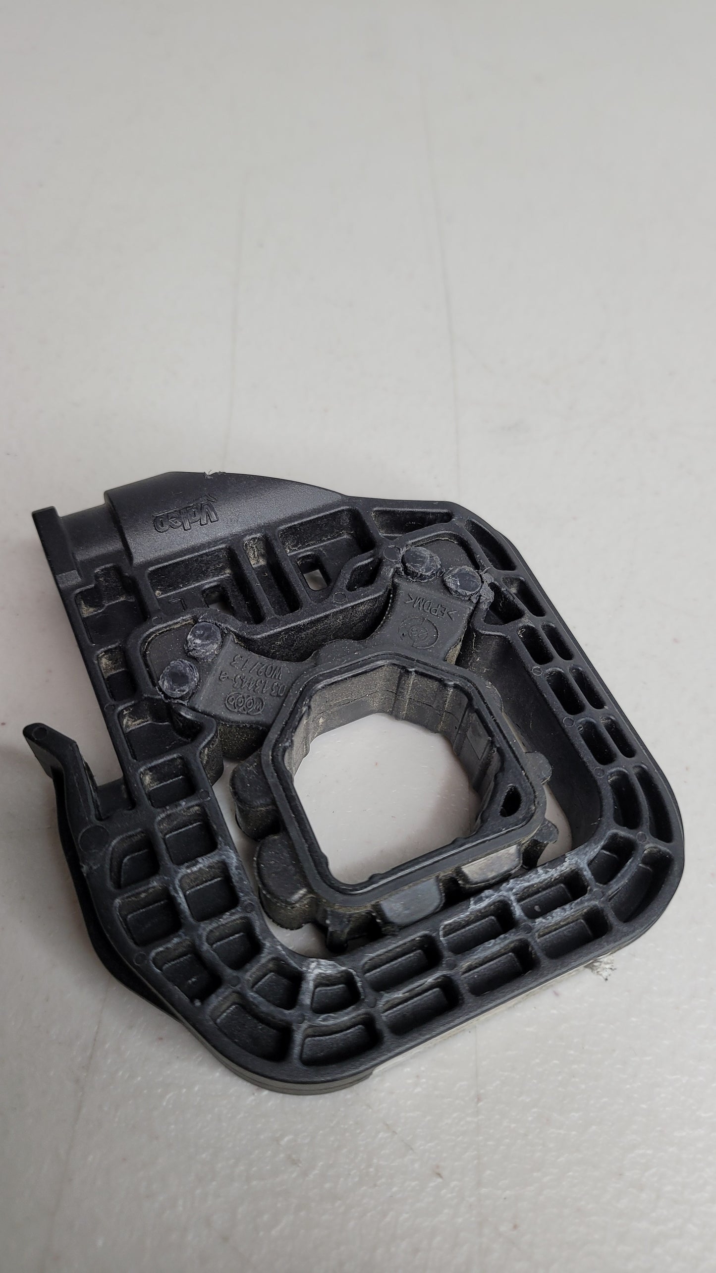 BMW G80 G82 G83 M3 G20 G21 G29 Petrol Radiator Pack Bracket Mount Left 9895623 - MPerformance.parts