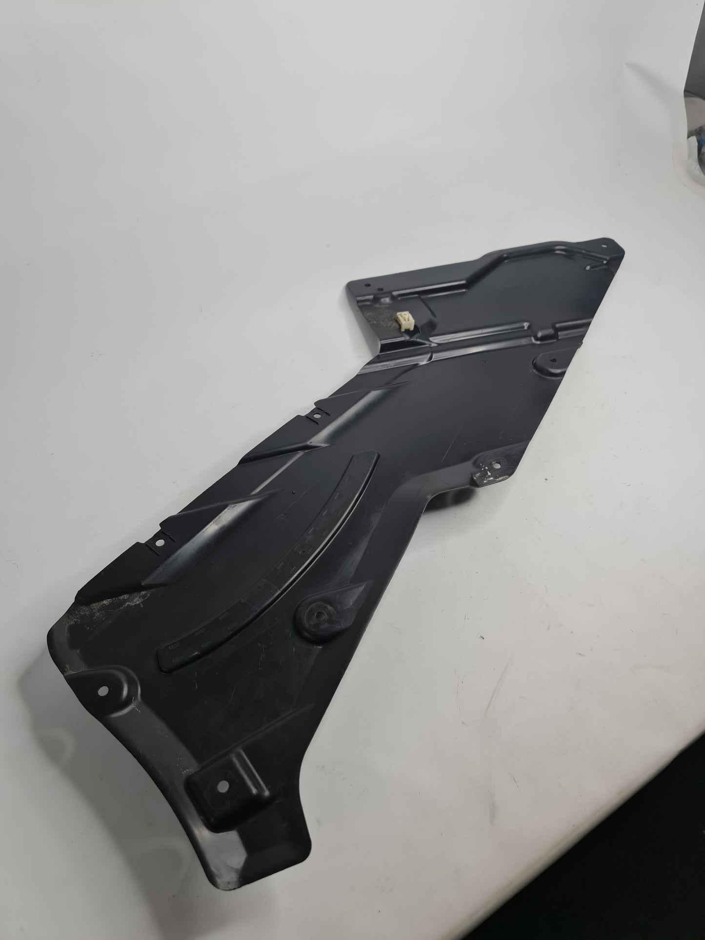 BMW M3 M4 G80 G82 G83 UNDERBODY PANELLING TRIM RIGHT SIDE 8080540 - MPerformance.parts