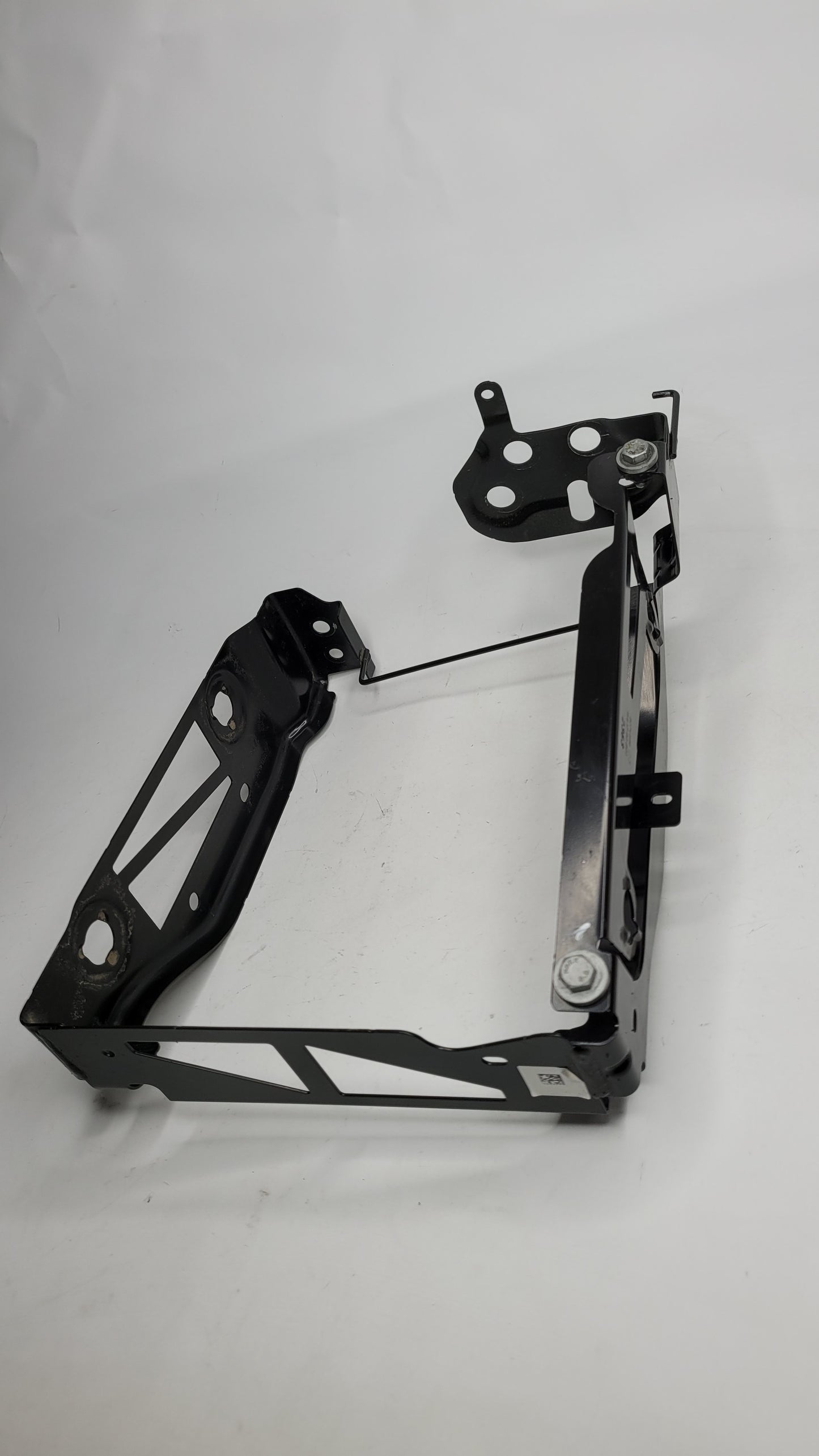 BMW M4 COUPE G82 FRONT RIGHT HEADLIGHT MOUNT PLATE 51118071636 - MPerformance.parts