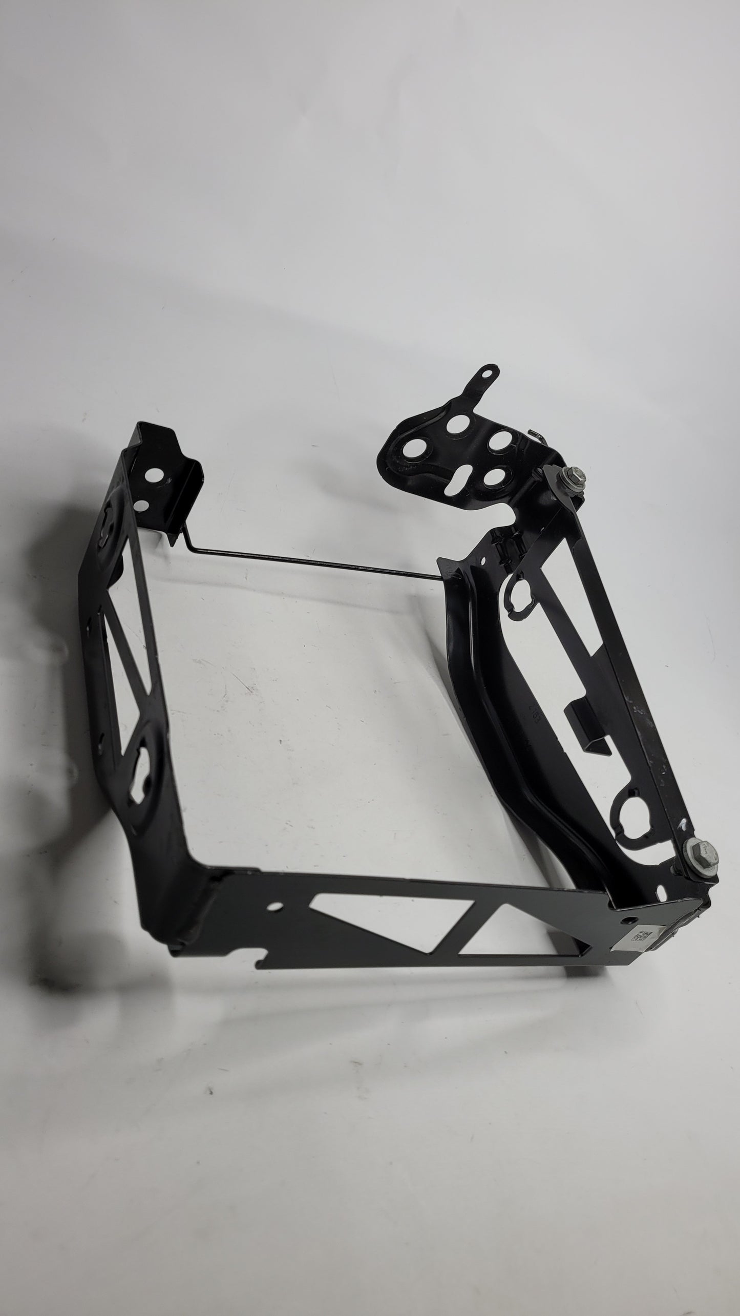 BMW M4 COUPE G82 FRONT RIGHT HEADLIGHT MOUNT PLATE 51118071636 - MPerformance.parts