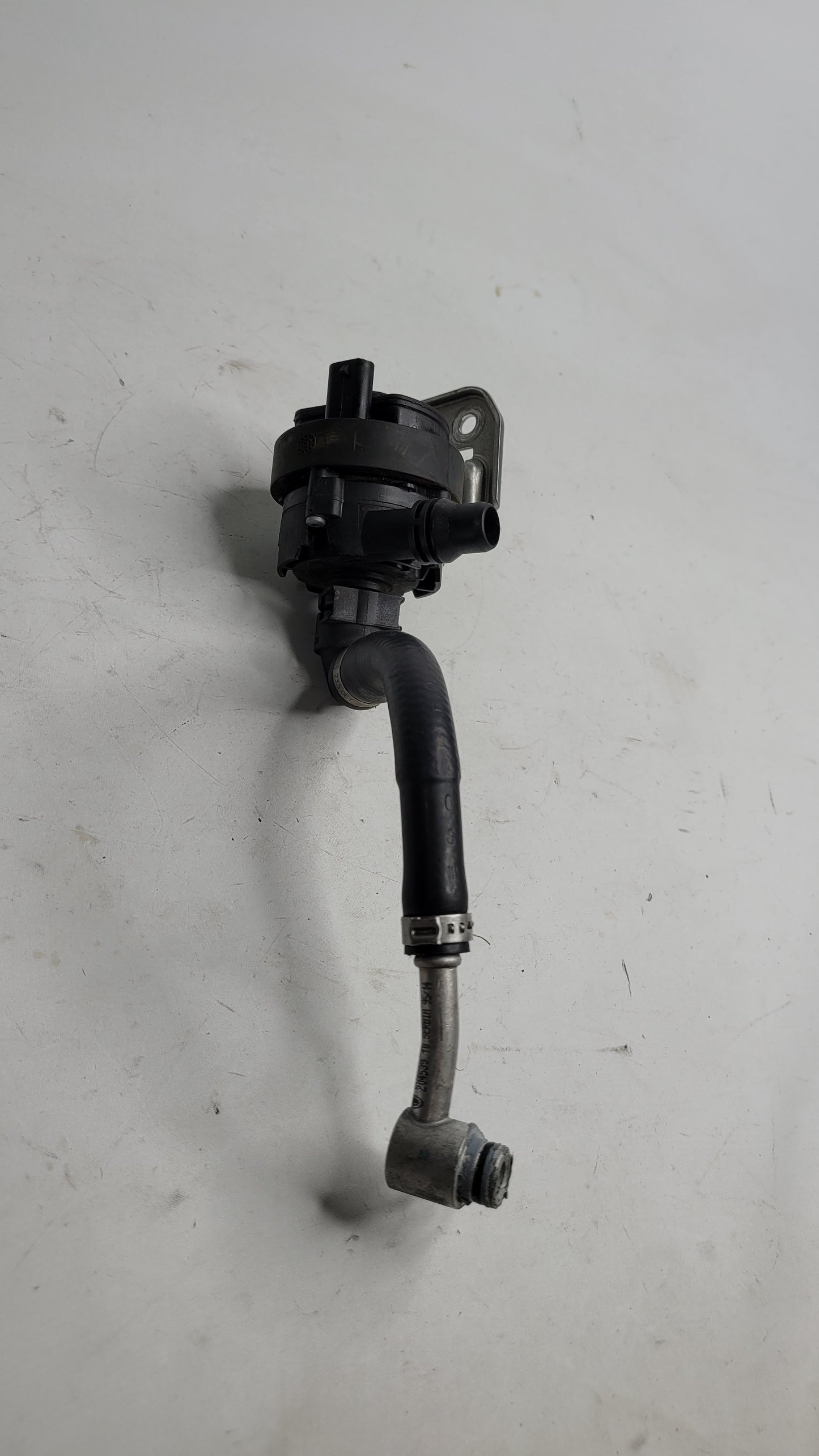 F80 BMW M3 AUXILIARY WATER PUMP 3.0 PETROL 7850568 - MPerformance.parts