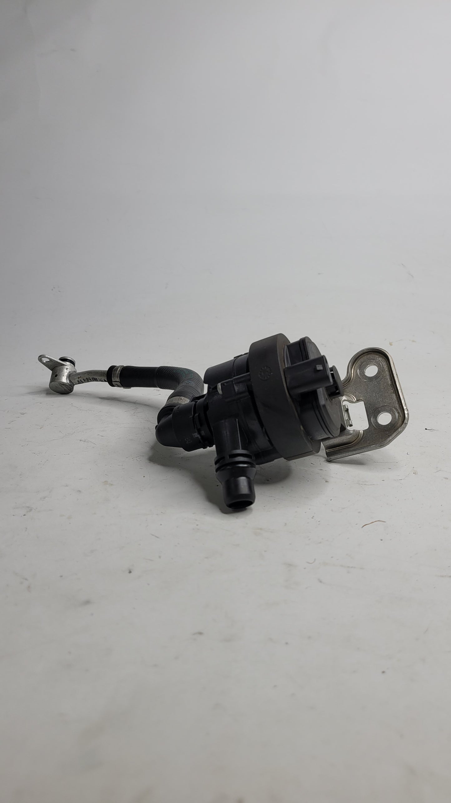 F80 BMW M3 AUXILIARY WATER PUMP 3.0 PETROL 7850568 - MPerformance.parts