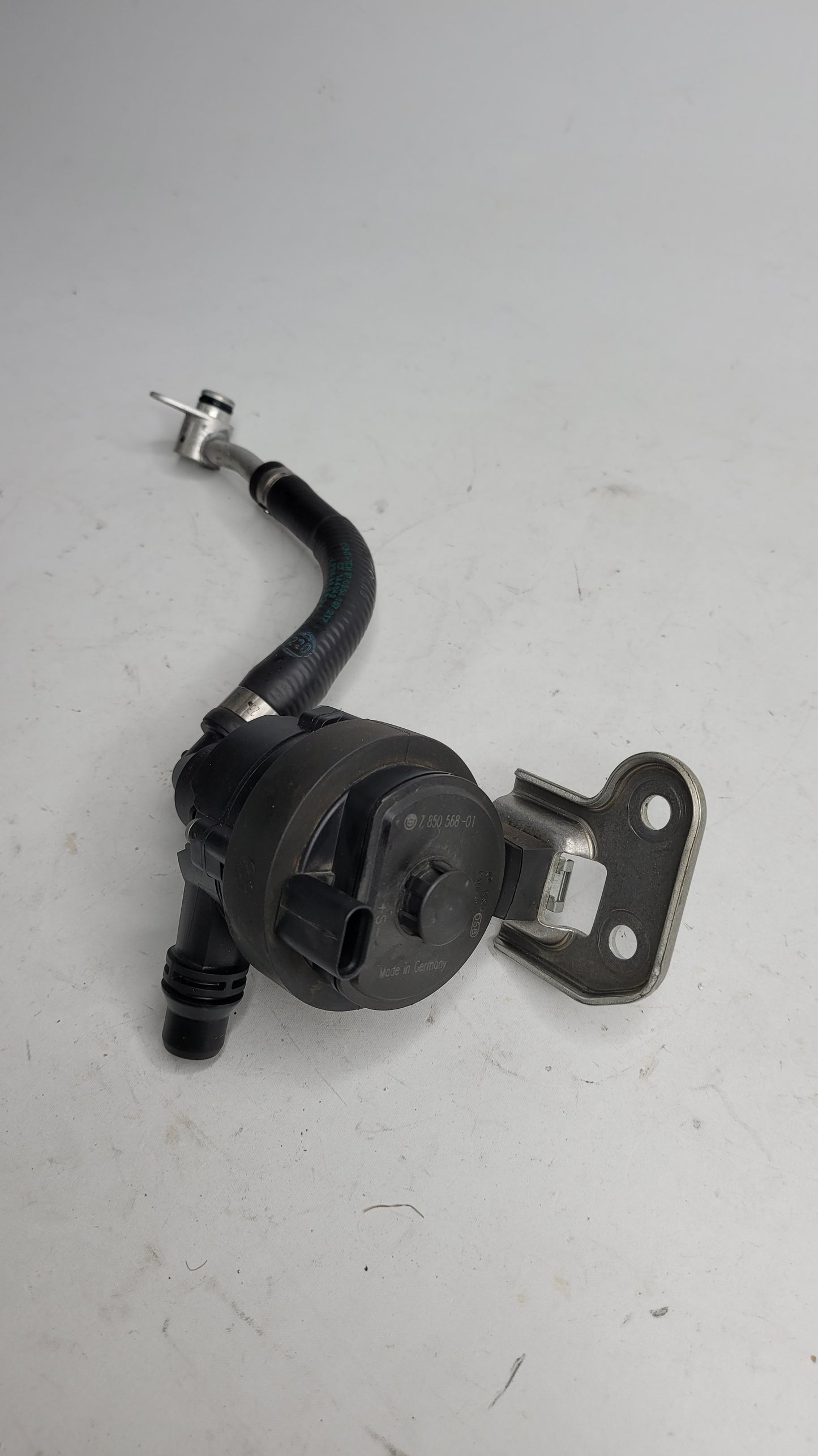 F80 BMW M3 AUXILIARY WATER PUMP 3.0 PETROL 7850568 - MPerformance.parts