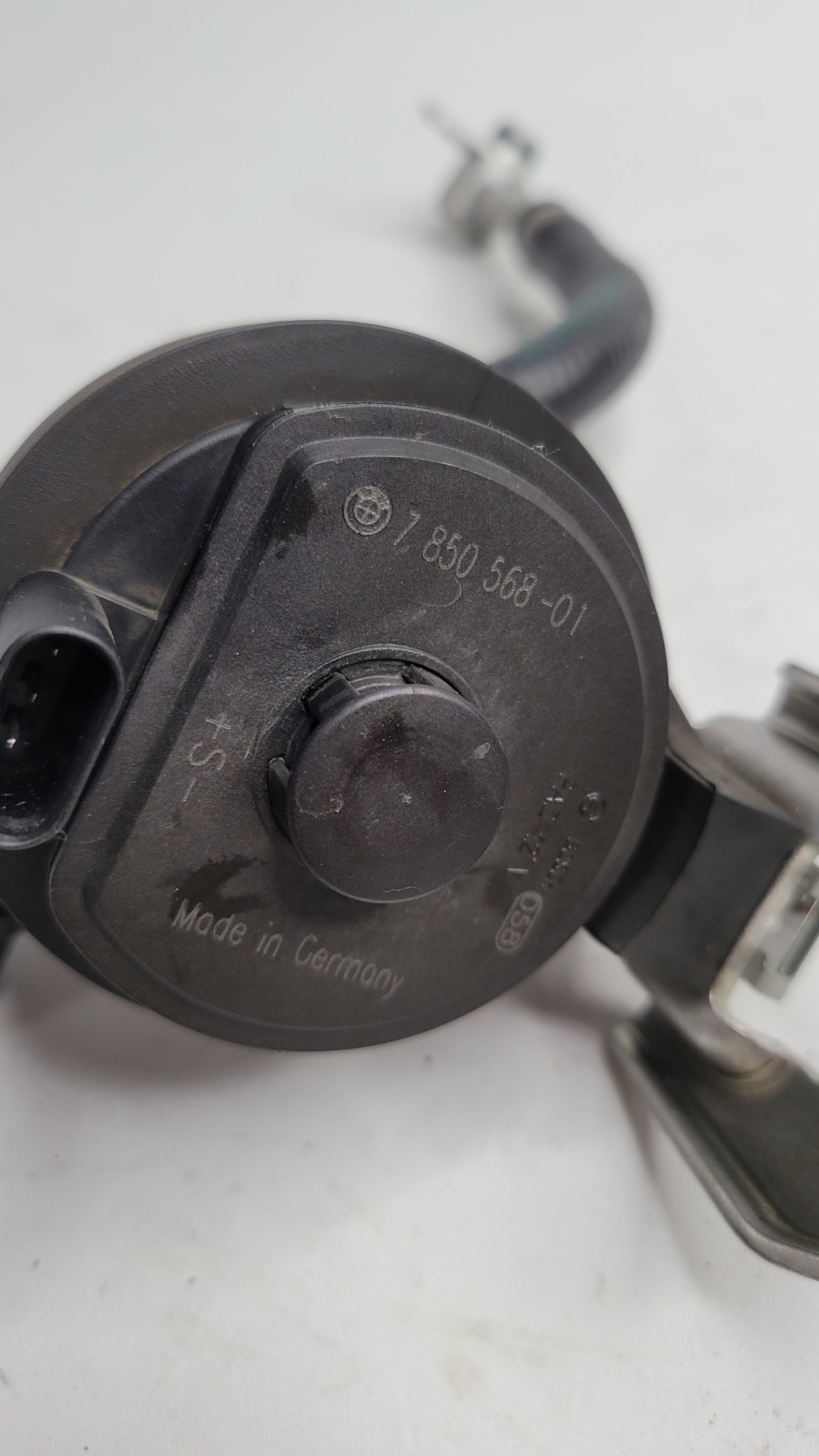F80 BMW M3 AUXILIARY WATER PUMP 3.0 PETROL 7850568 - MPerformance.parts