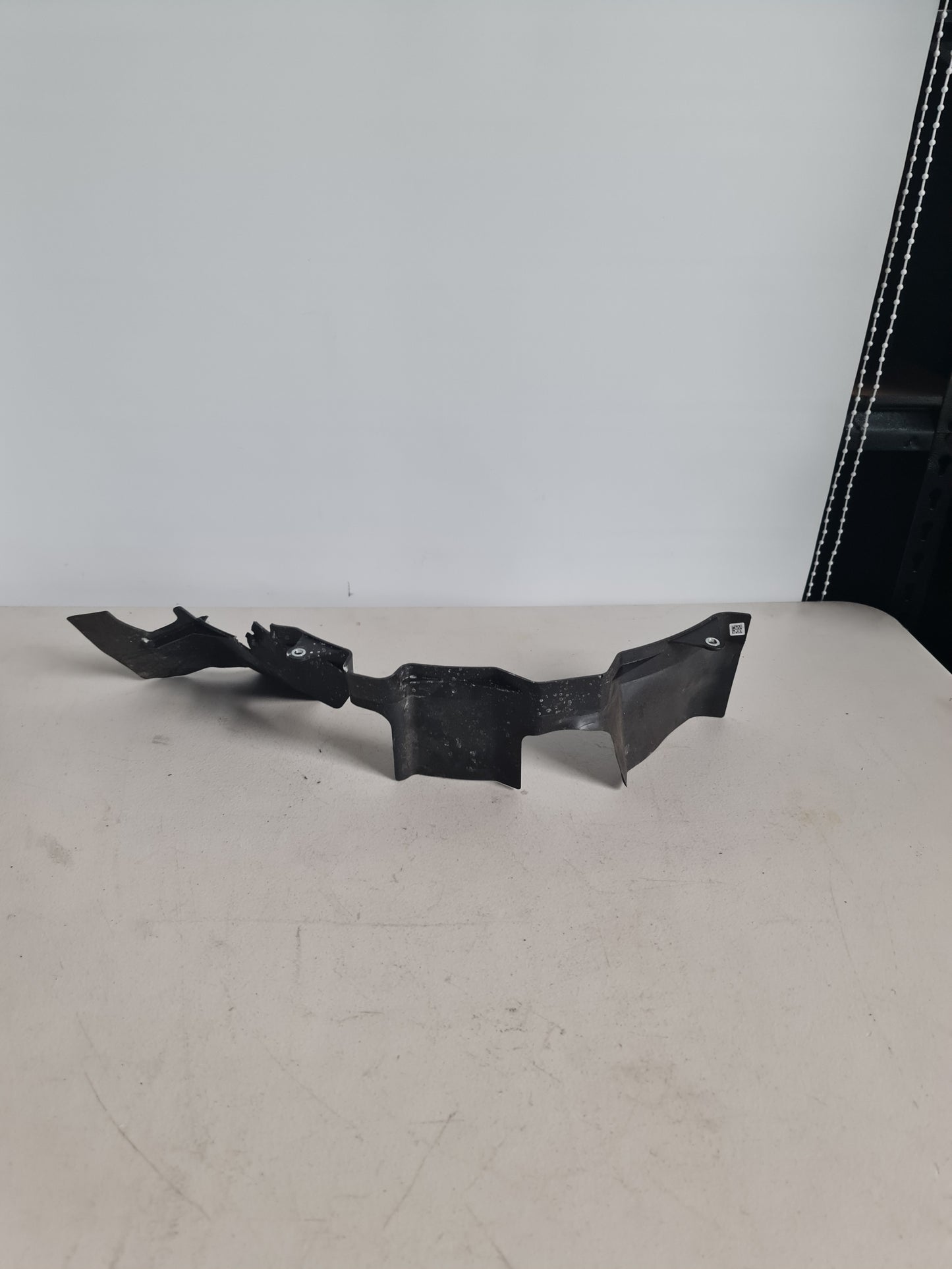 2015-2020 BMW 17-11-7-857-500 BMW 17117857500 Flap For Fan Cowl 7857500 02 - MPerformance.parts