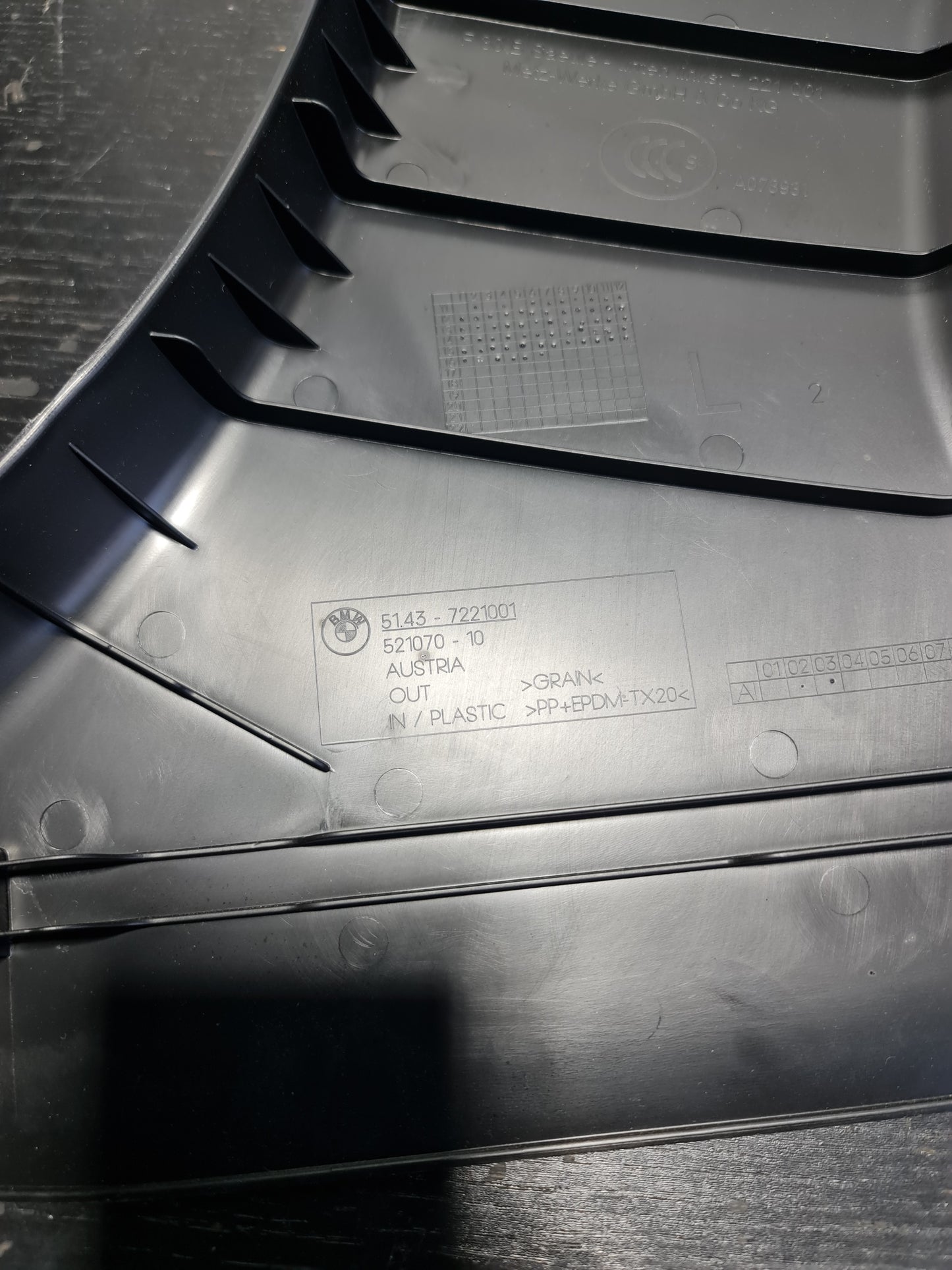 2016 BMW 3 F80 M3 Left Side Middle B Pillar Trim 7221001 51437221001 - MPerformance.parts