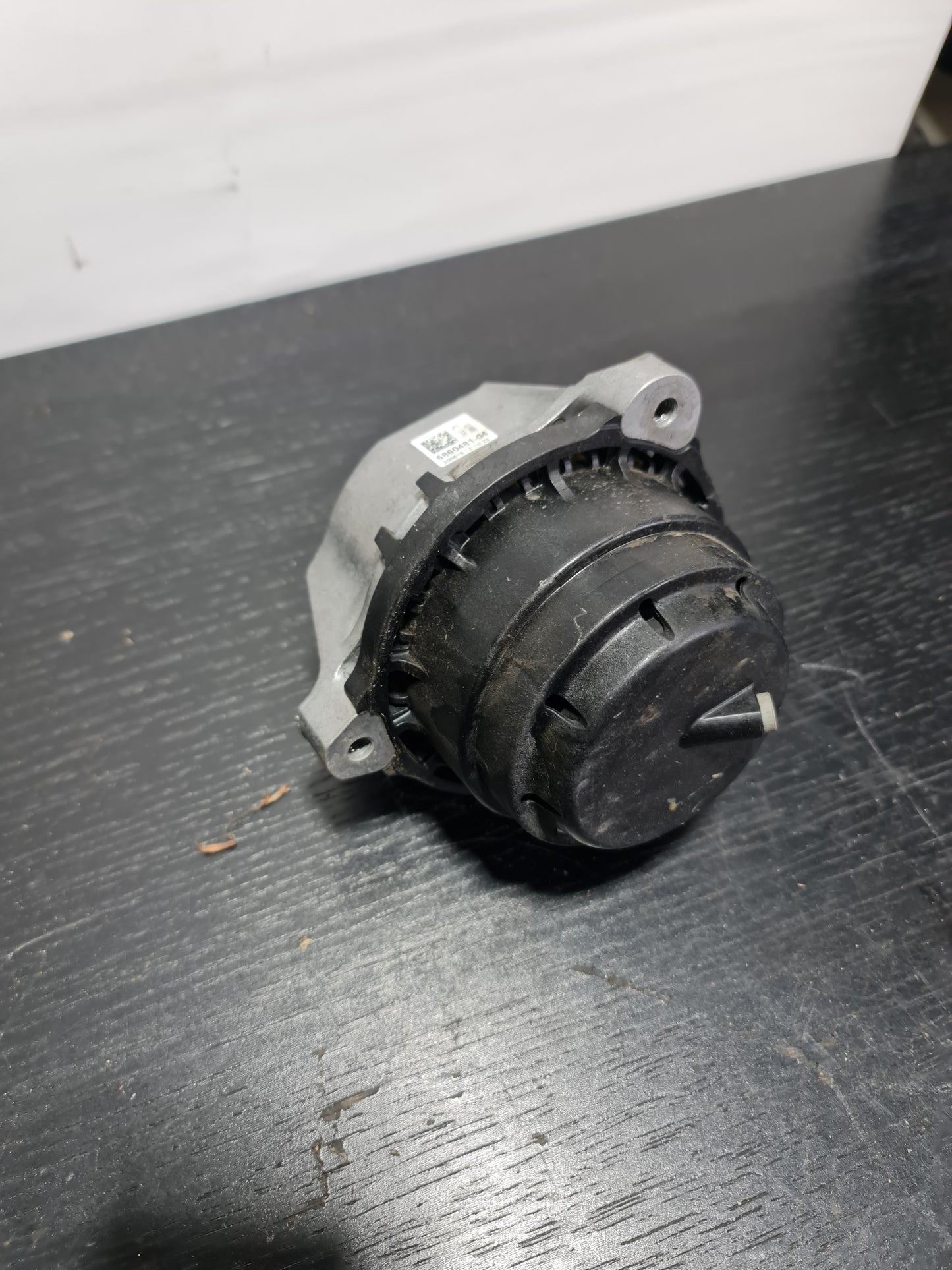 BMW 7 G11 G12 LEFT SIDE ENGINE MOUNT 6860481 22116860481 - MPerformance.parts