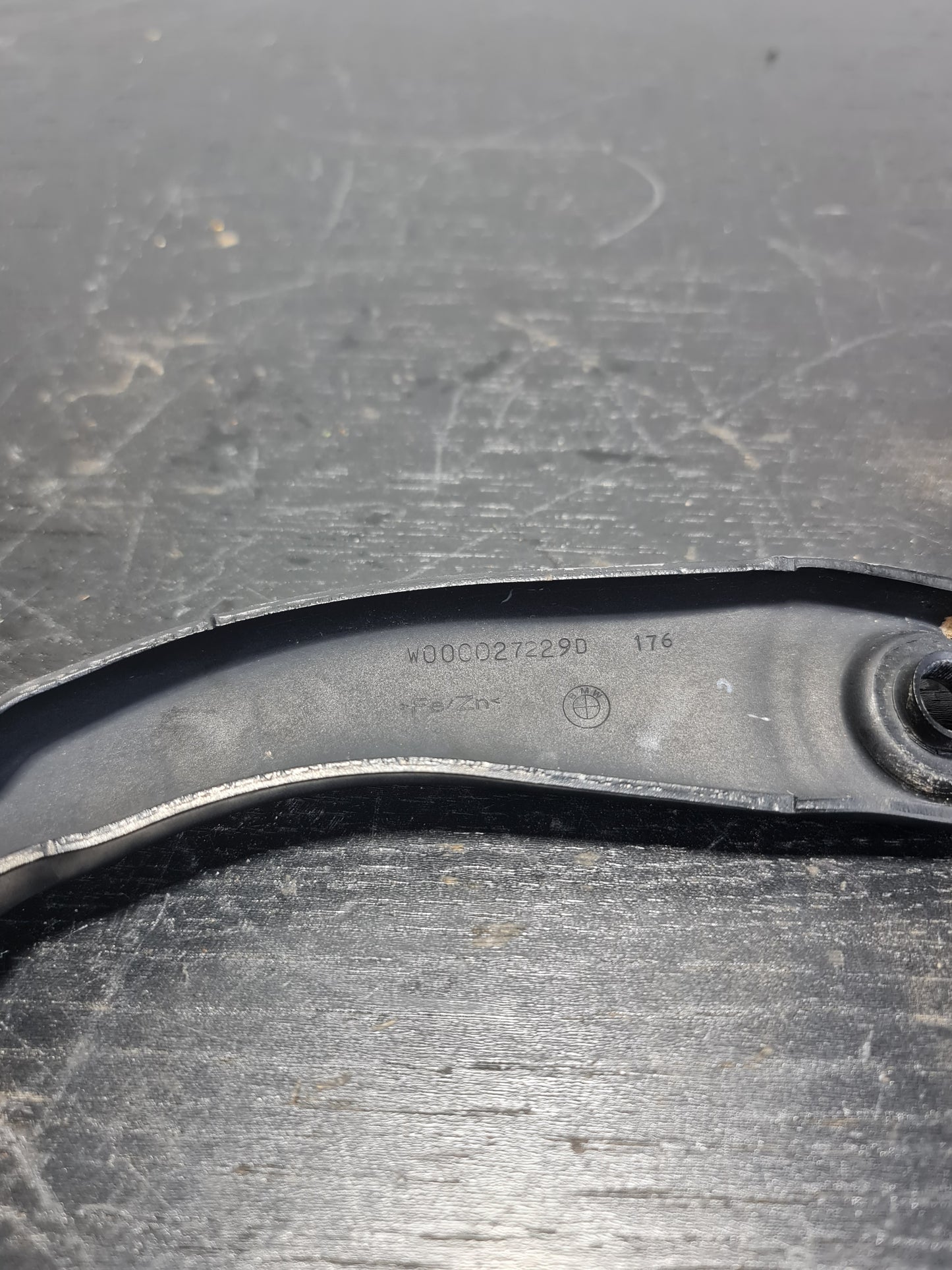BMW F30 330E 2016-2018 Front Windscreen Wiper Arm W000027229D - MPerformance.parts