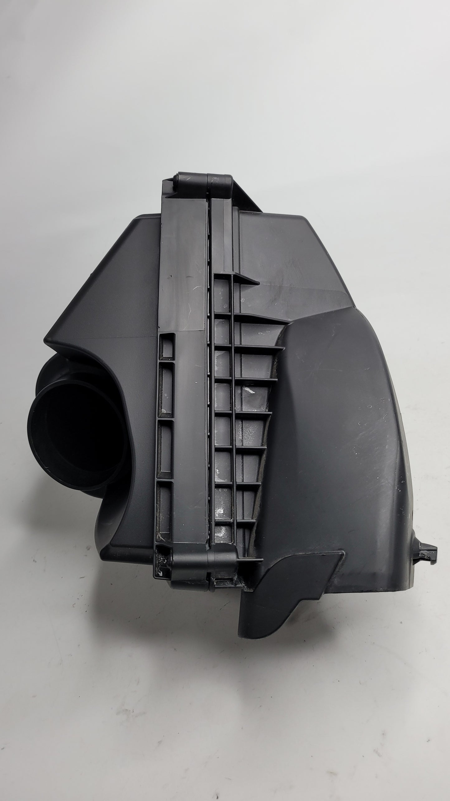 BMW M4 3.0L RWD RIGHT SIDE AIR CLEANER FILTER HOUSING BOX 8095805 - MPerformance.parts