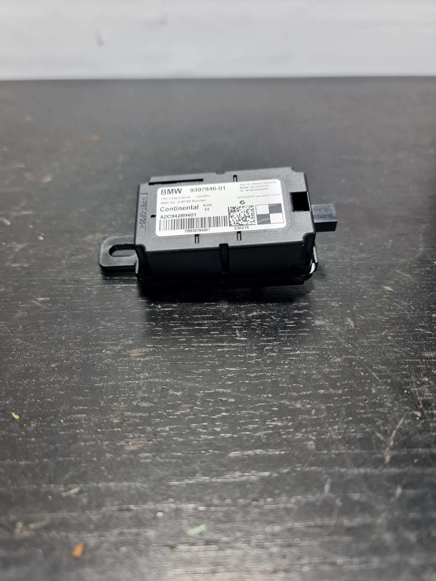 BMW F80 F82 M3 M4 F80 F82 F83 Remote Control Module Genuine 61359397846 9397846 - MPerformance.parts