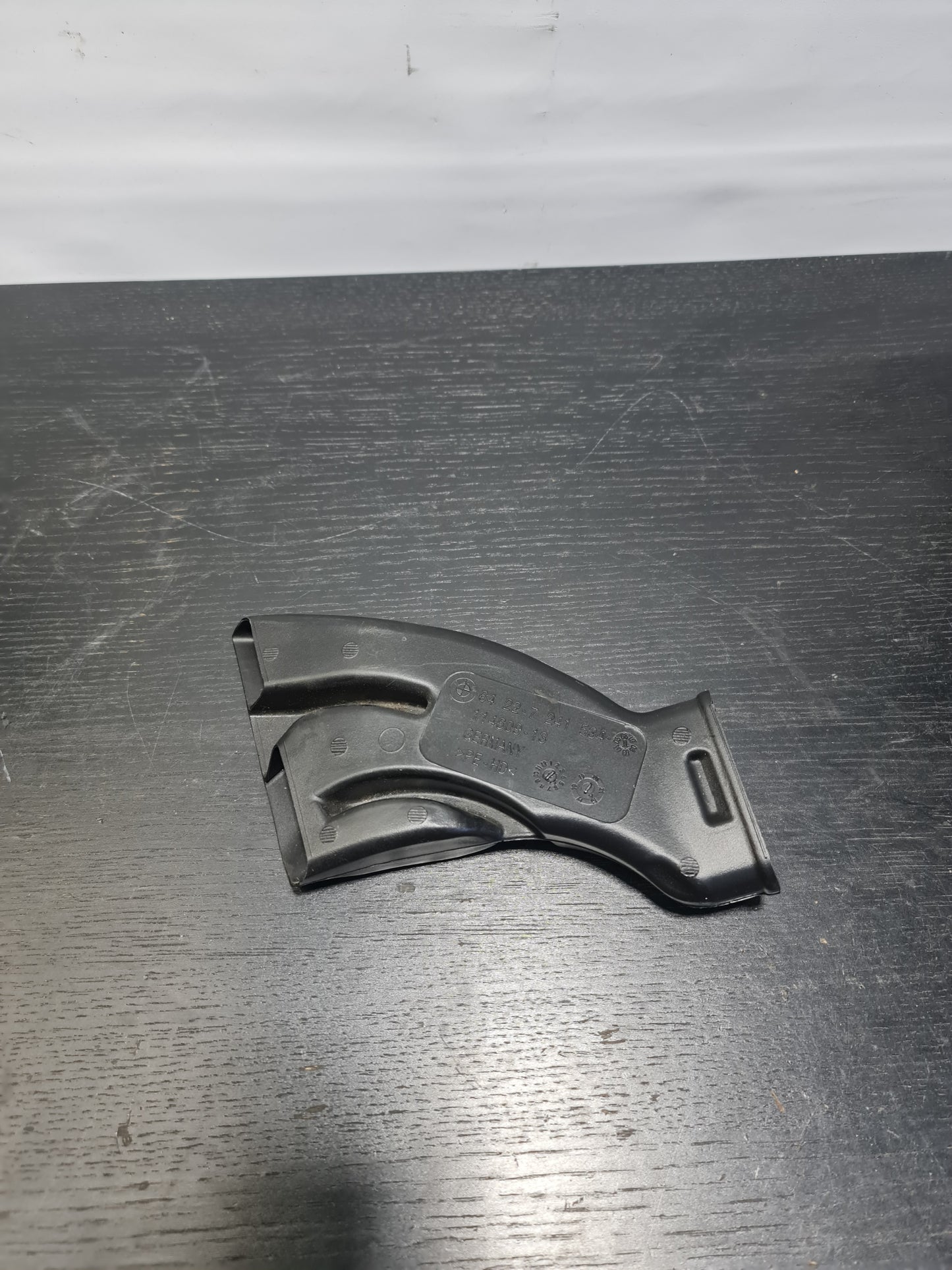 BMW F34 3rd Space Bottom Heating Duct 7241534 64227241534 7241534 - MPerformance.parts