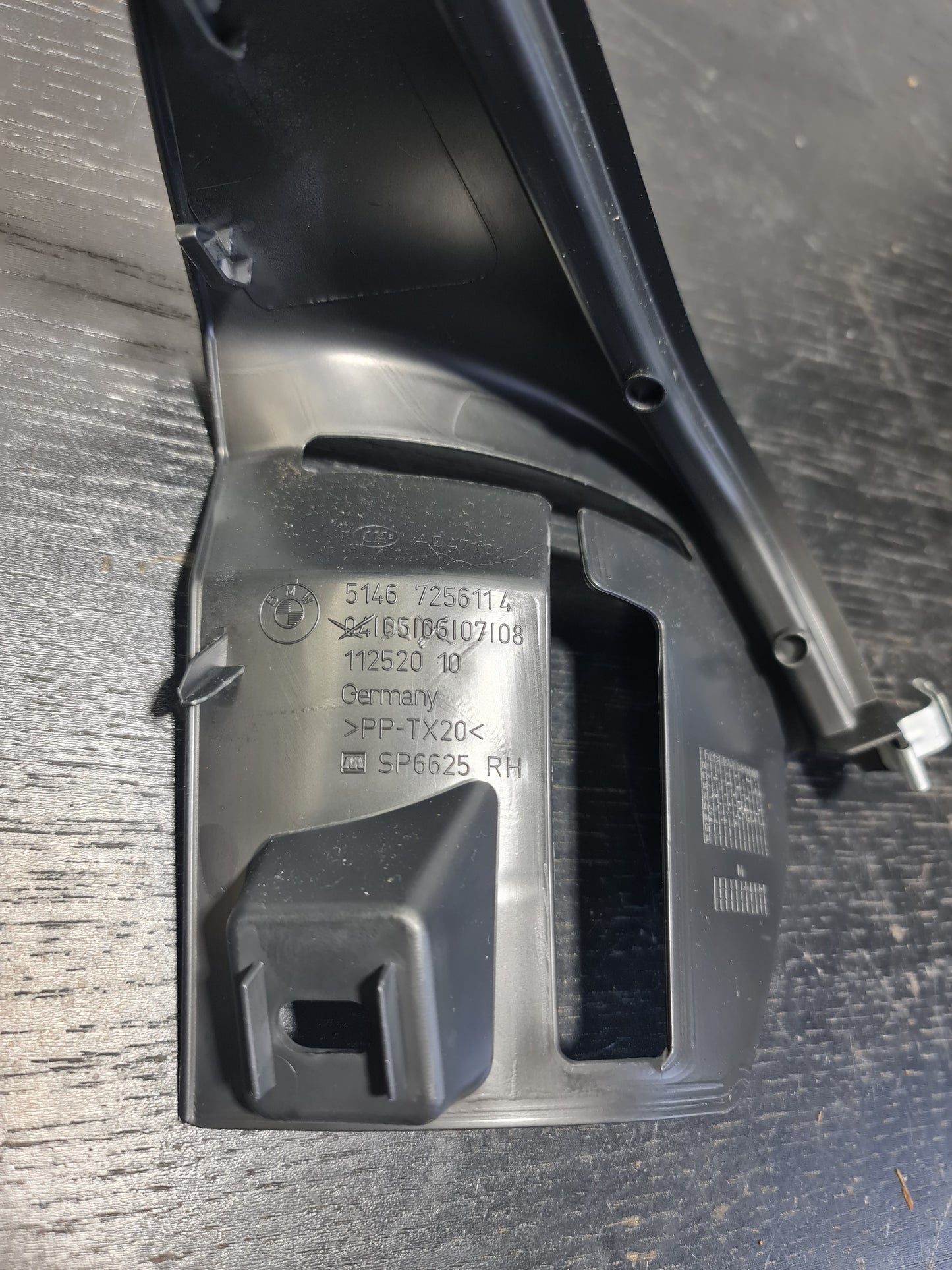 BMW M3 F80 - REAR Right - SEAT BELT Cover / TRIM 7256114 51467256114 - MPerformance.parts