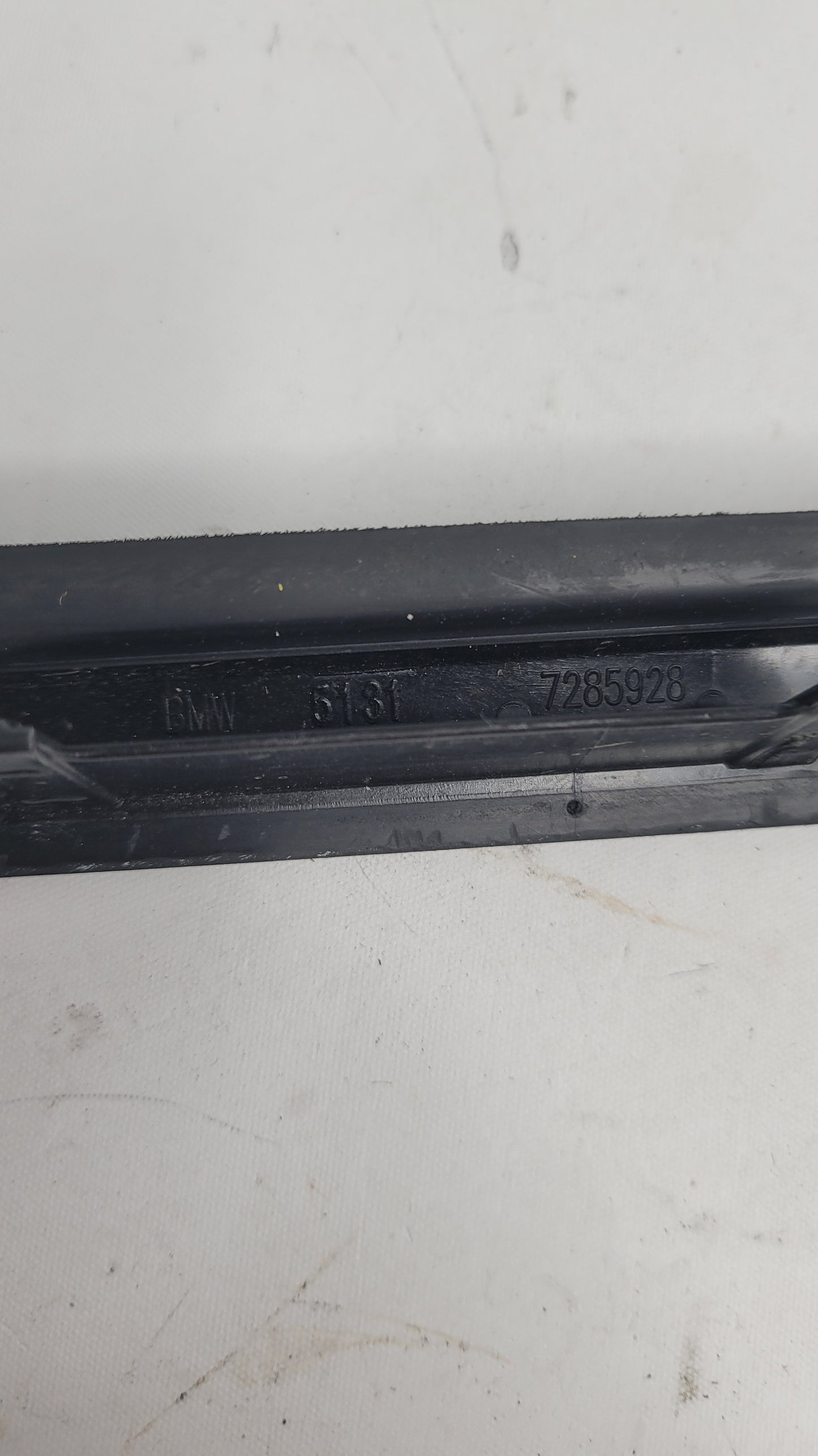 BMW 4 COUPE F32 F82 FRONT WINDSHIELD RIGHT VERTICAL TRIM 51317285928 - MPerformance.parts