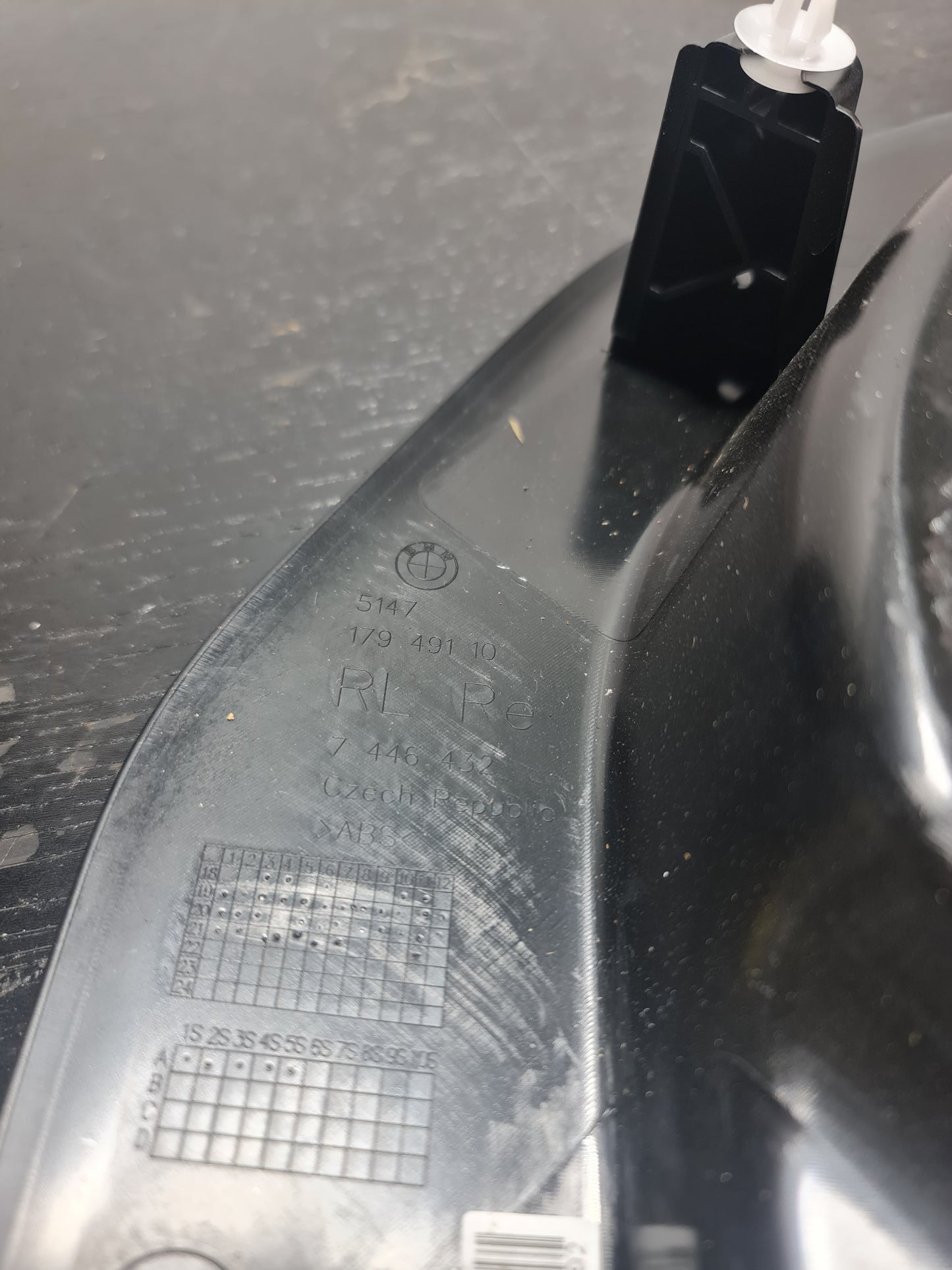 BMW 3 G80 A-Pillar Bottom Panel Cover Front Right RHD 7446432 - MPerformance.parts