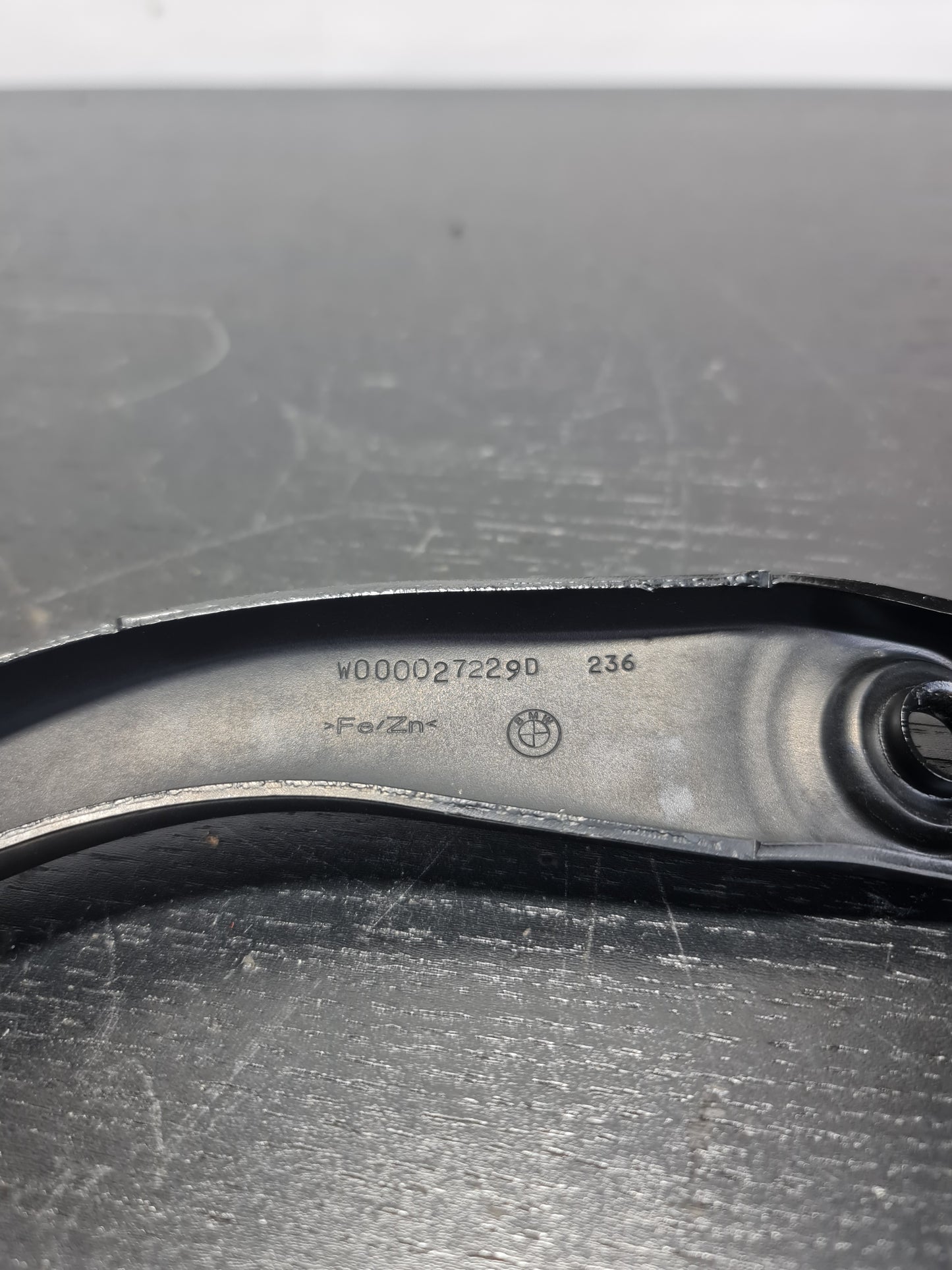 BMW F30 330E 2016-2018 Front Windscreen Wiper Arm W000027229D - MPerformance.parts