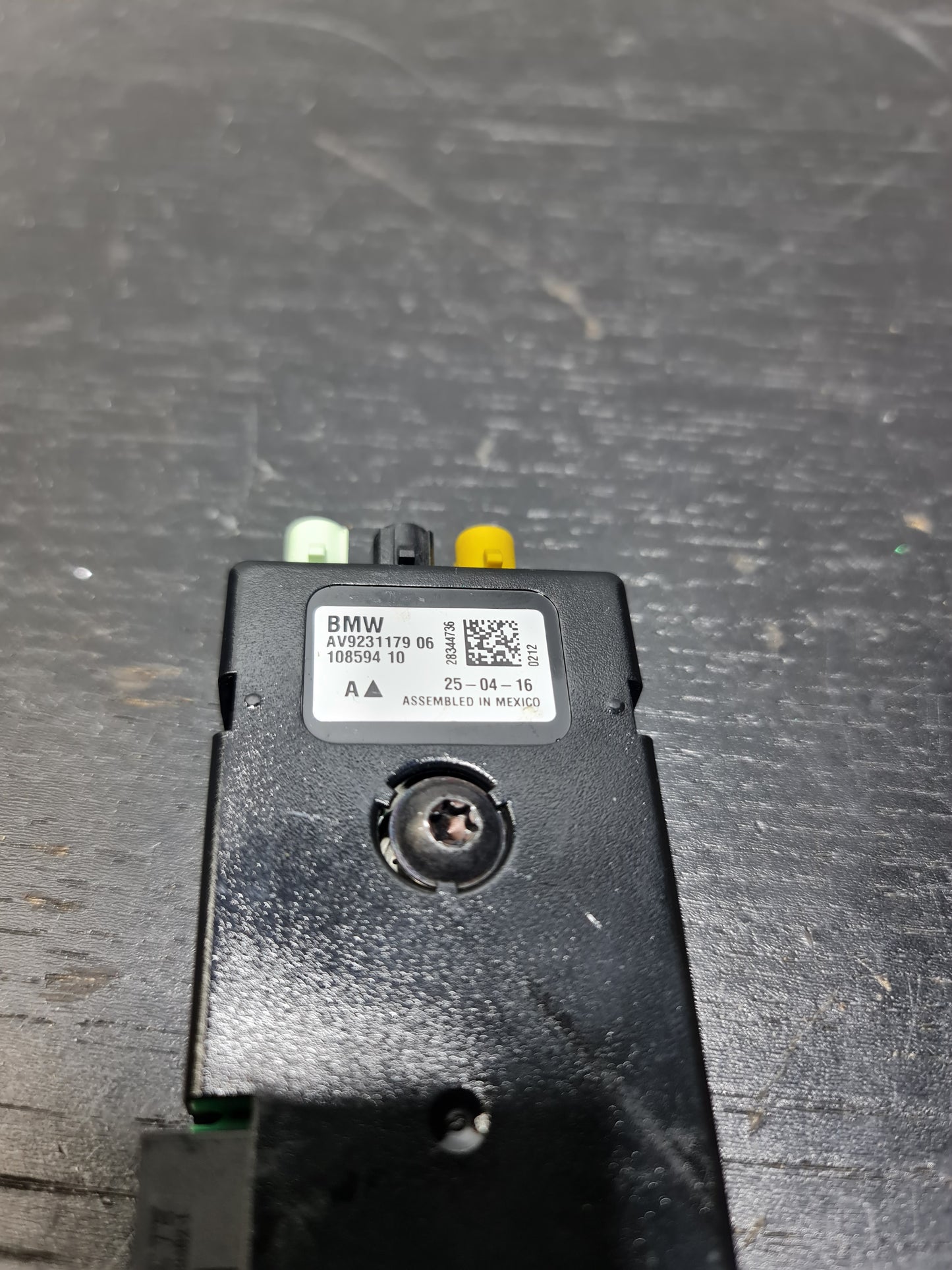 BMW 3 Series Antenna Amplifier Module 108594-10 F80 - MPerformance.parts