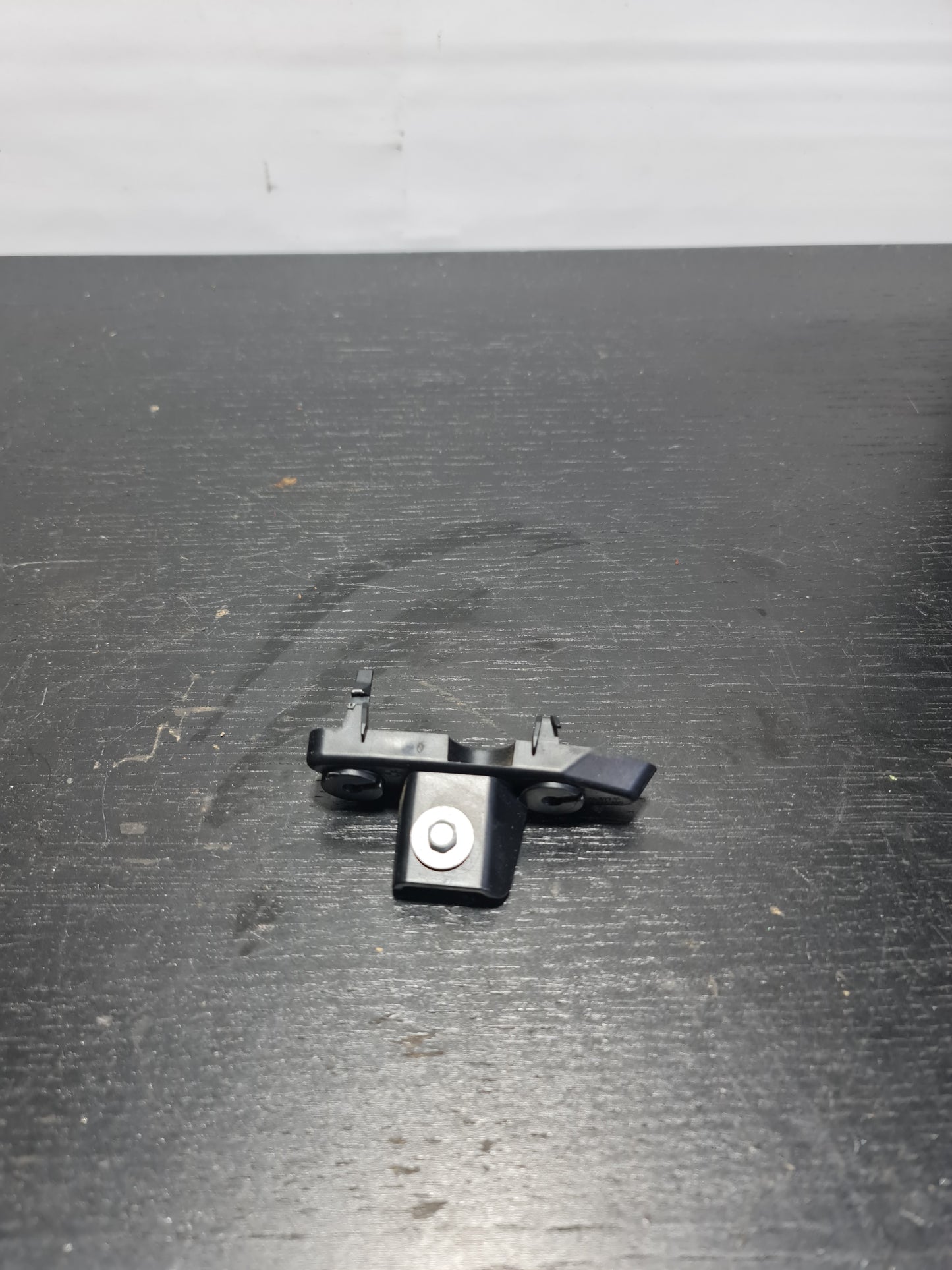 M3 M4 2021 2022 2023 2024 Front Right Bumper Lower Mount Bracket Guide 51118069420 - MPerformance.parts
