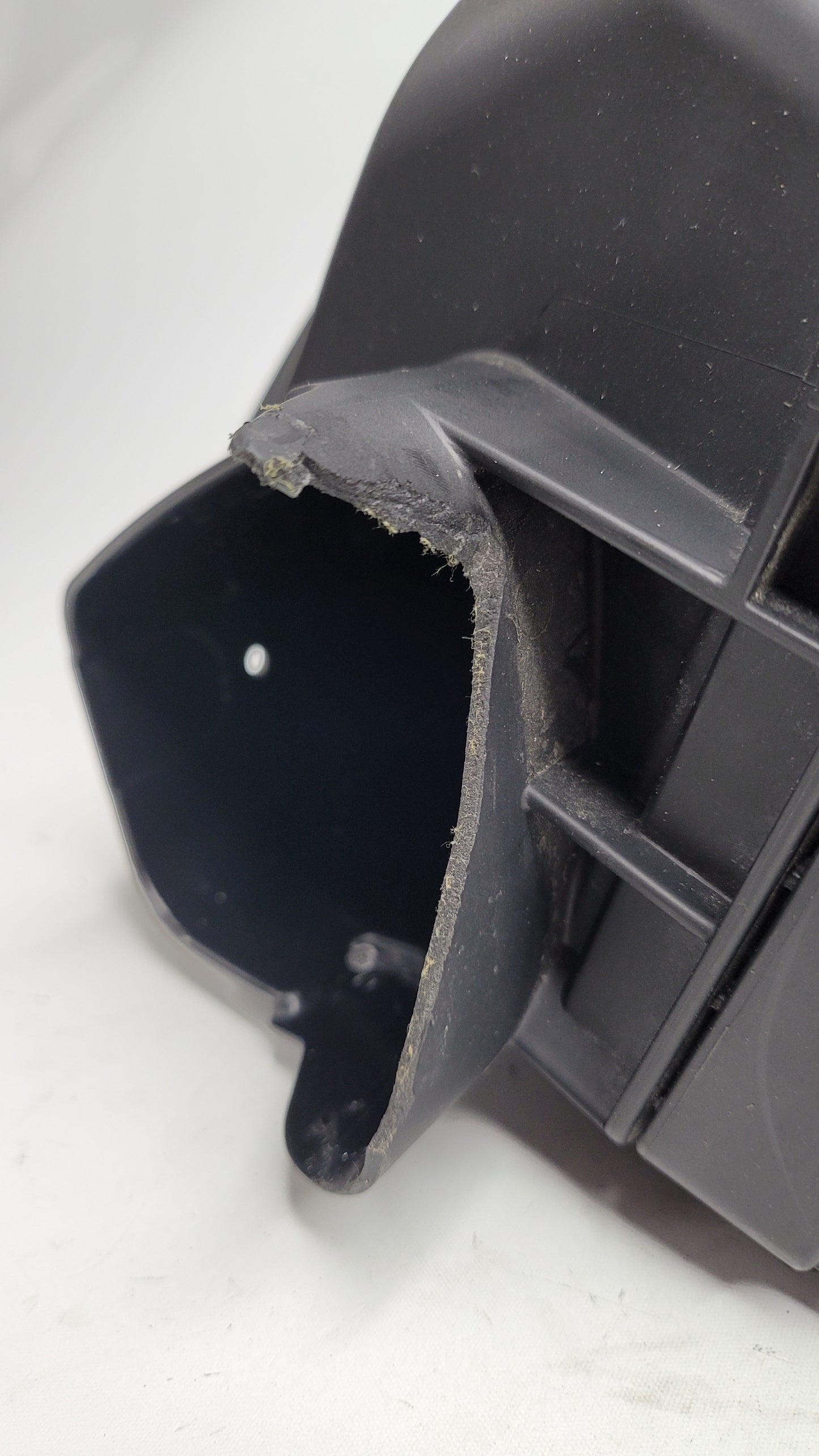 BMW M4 3.0L RWD RIGHT SIDE AIR CLEANER FILTER HOUSING BOX 8095805 - MPerformance.parts