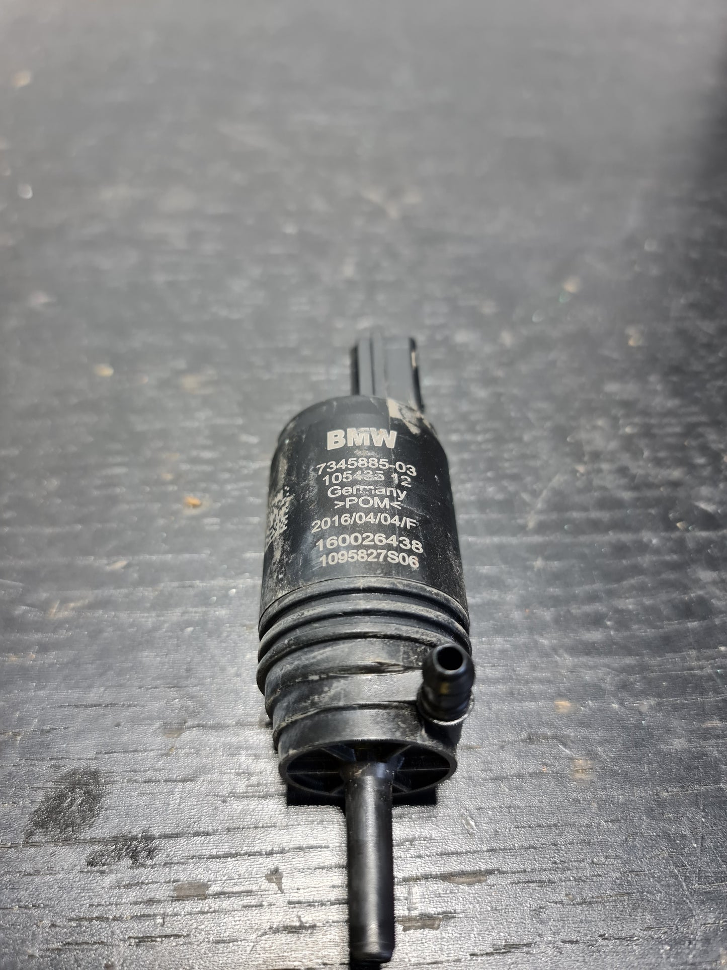 BMW F23 2er F20 F21 F22 F30 F80 F31 Washer Pump Fluid Container 7345885 - MPerformance.parts