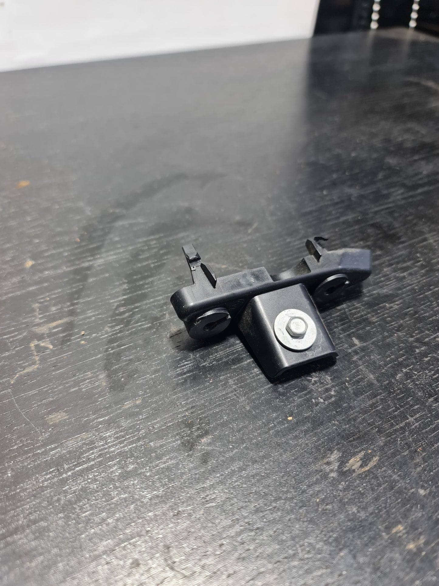M3 M4 2021 2022 2023 2024 Front Right Bumper Lower Mount Bracket Guide 51118069420 - MPerformance.parts