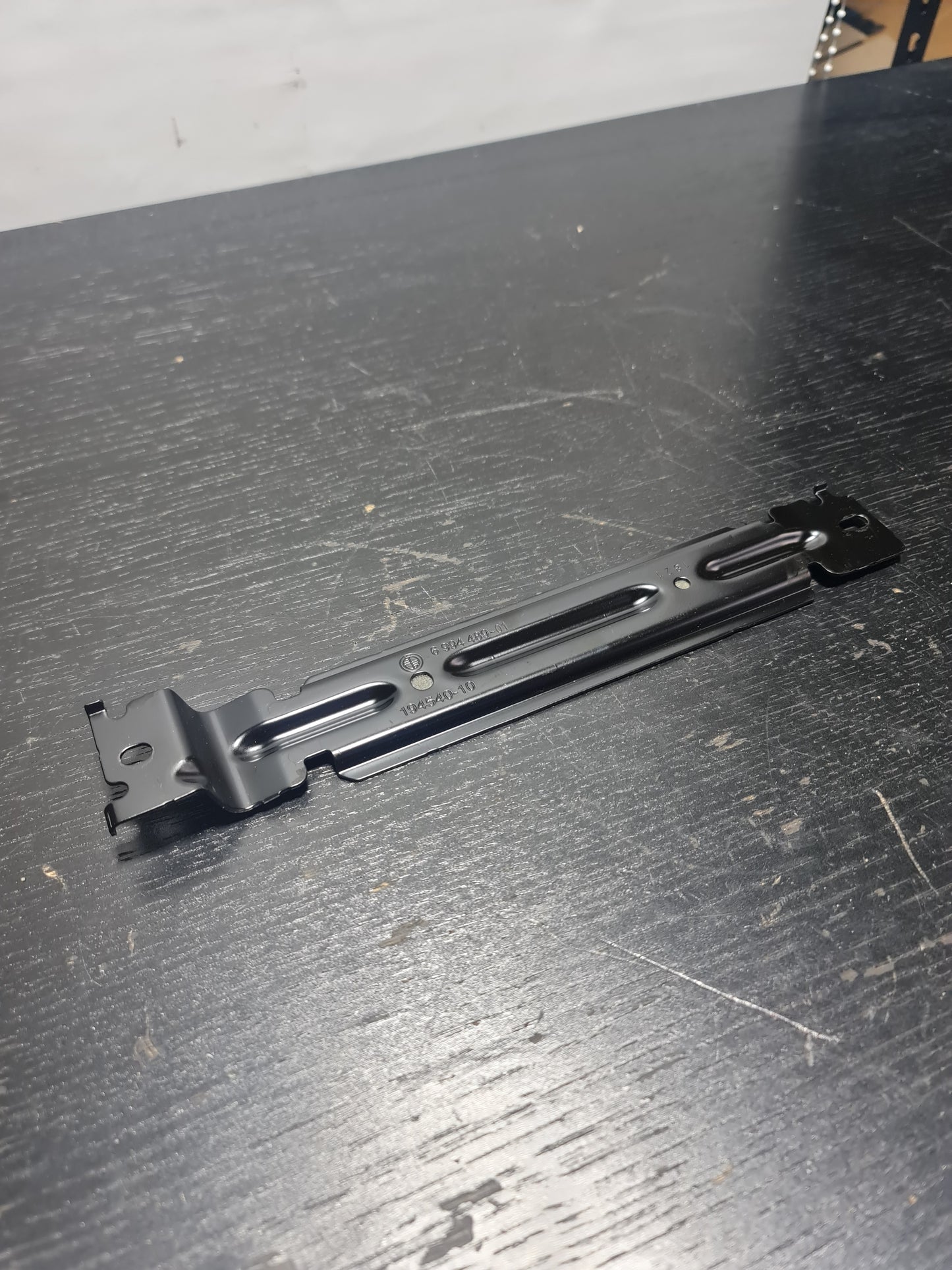 BMW 3 SERIES G20 - 2018 2019 2020 2021 - BATTERY HOLD DOWN CLAMP 194540-10 - MPerformance.parts
