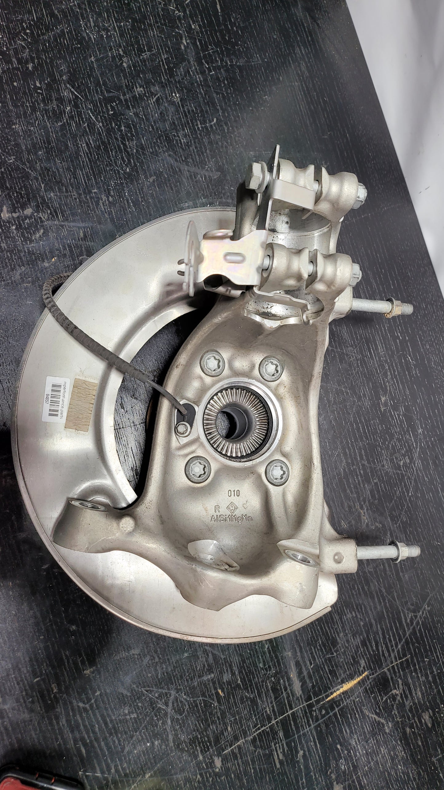 RIGHT FRONT HUB BMW M3 COMPETITION G80/G81 2022 XDRIVE 8095650 - MPerformance.parts