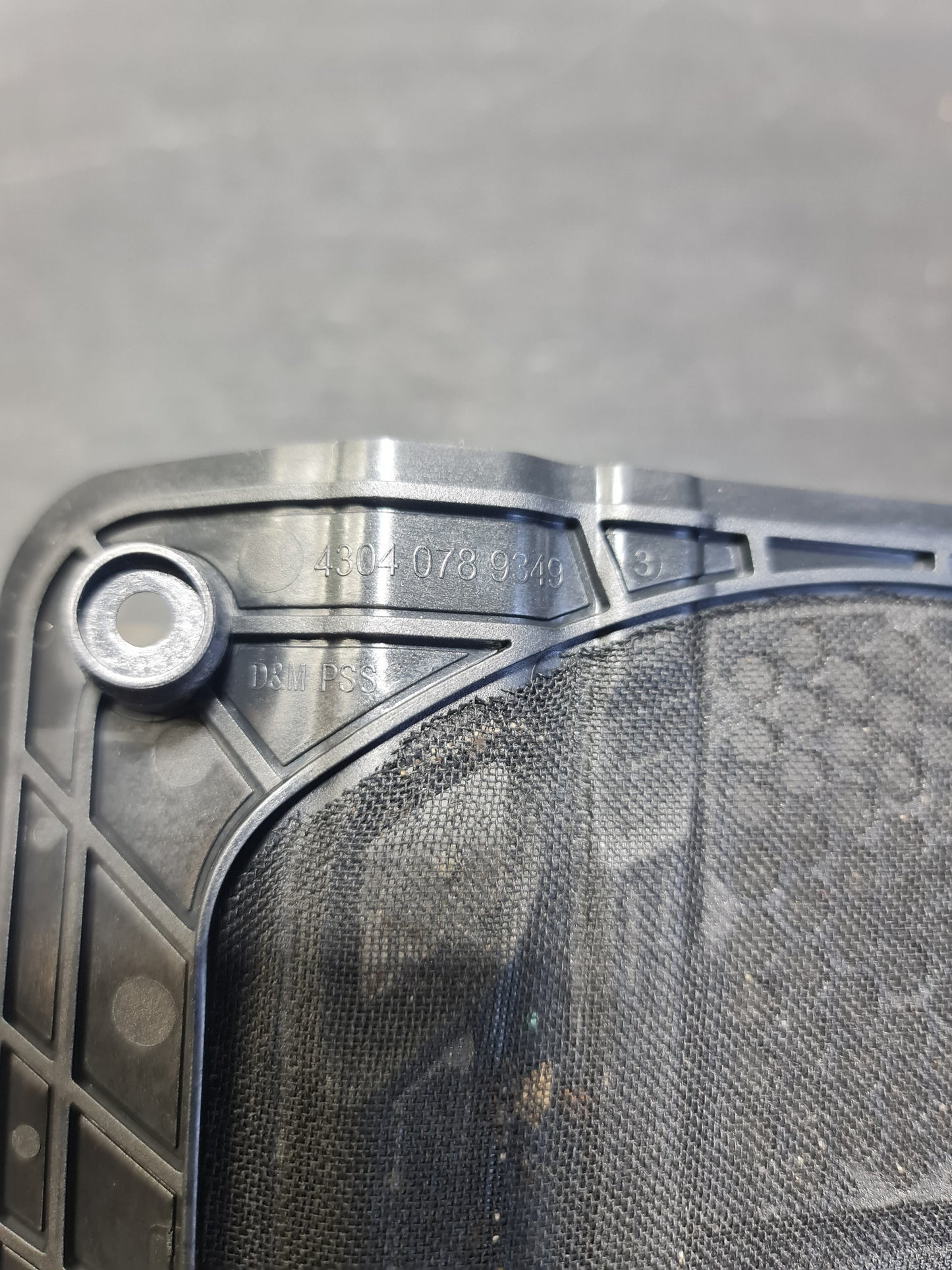 43040789349 - Subwoofer Grille BMW F80 - MPerformance.parts