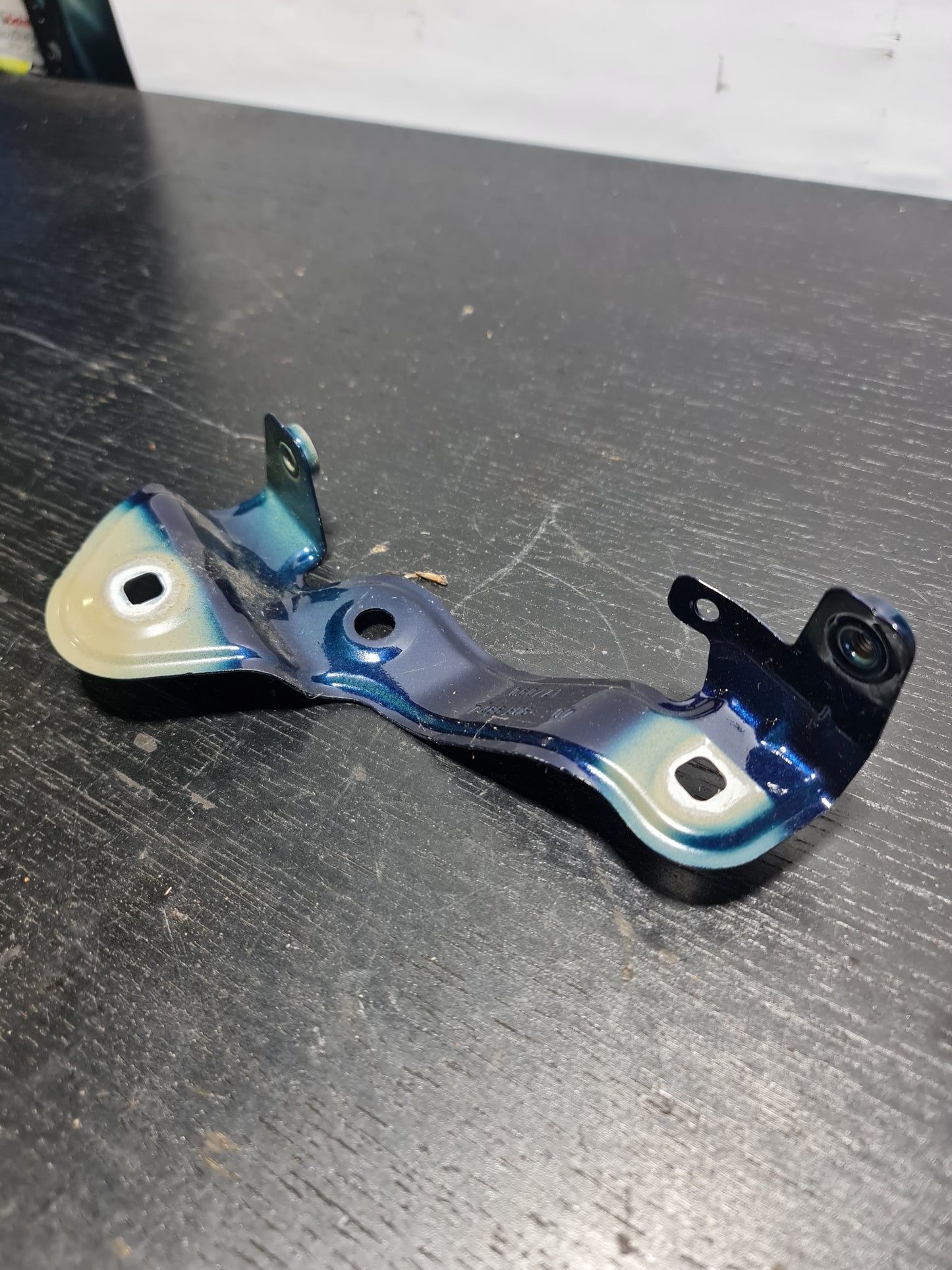 BMW 3 SERIES FRONT WING MOUNTING BRACKET RH 167/21 7486806 07 - MPerformance.parts