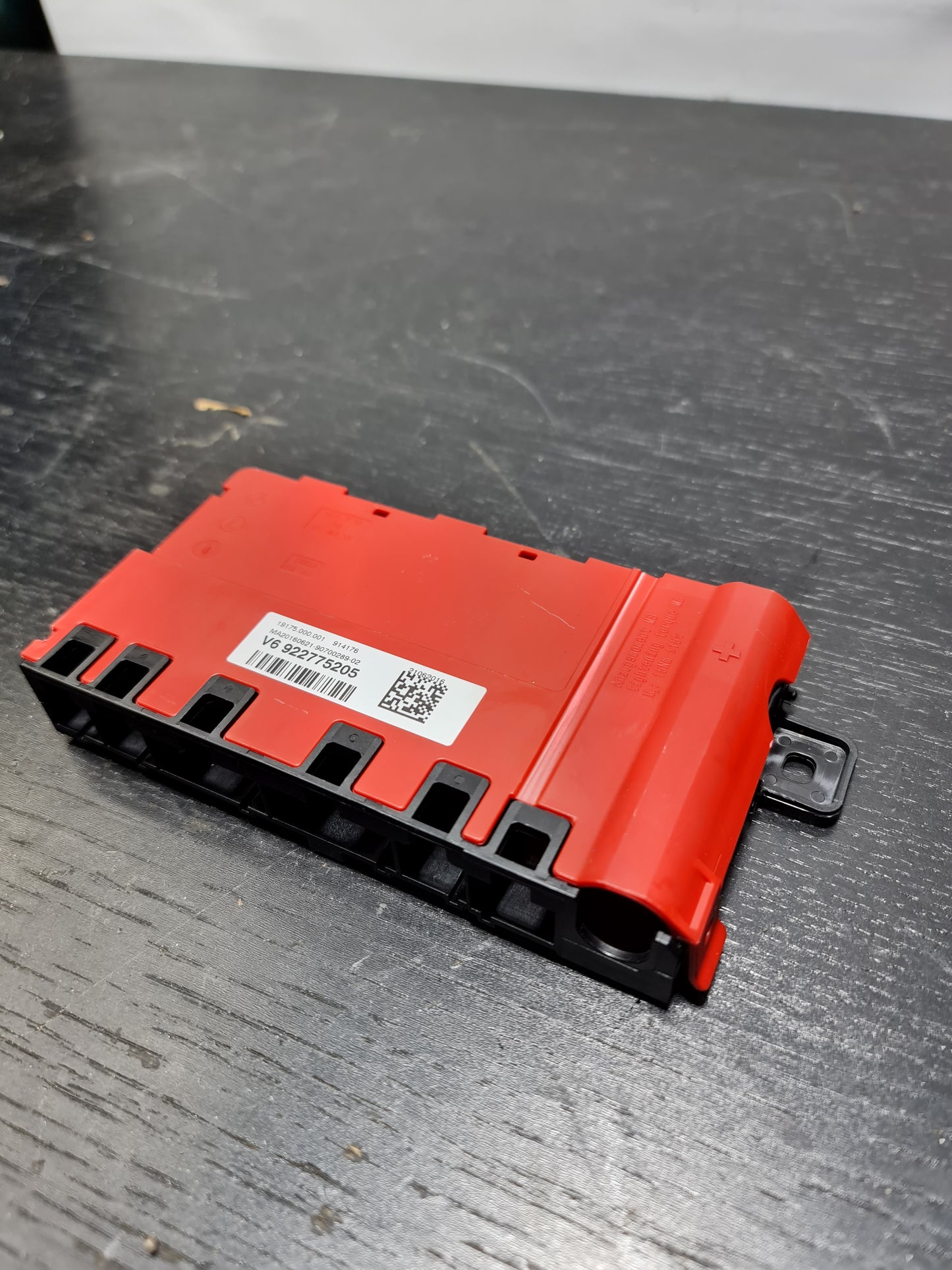 BMW F80 LCI 3 SERIES REAR BATTERY RELAY FUSES BOX V6 9227752 - MPerformance.parts