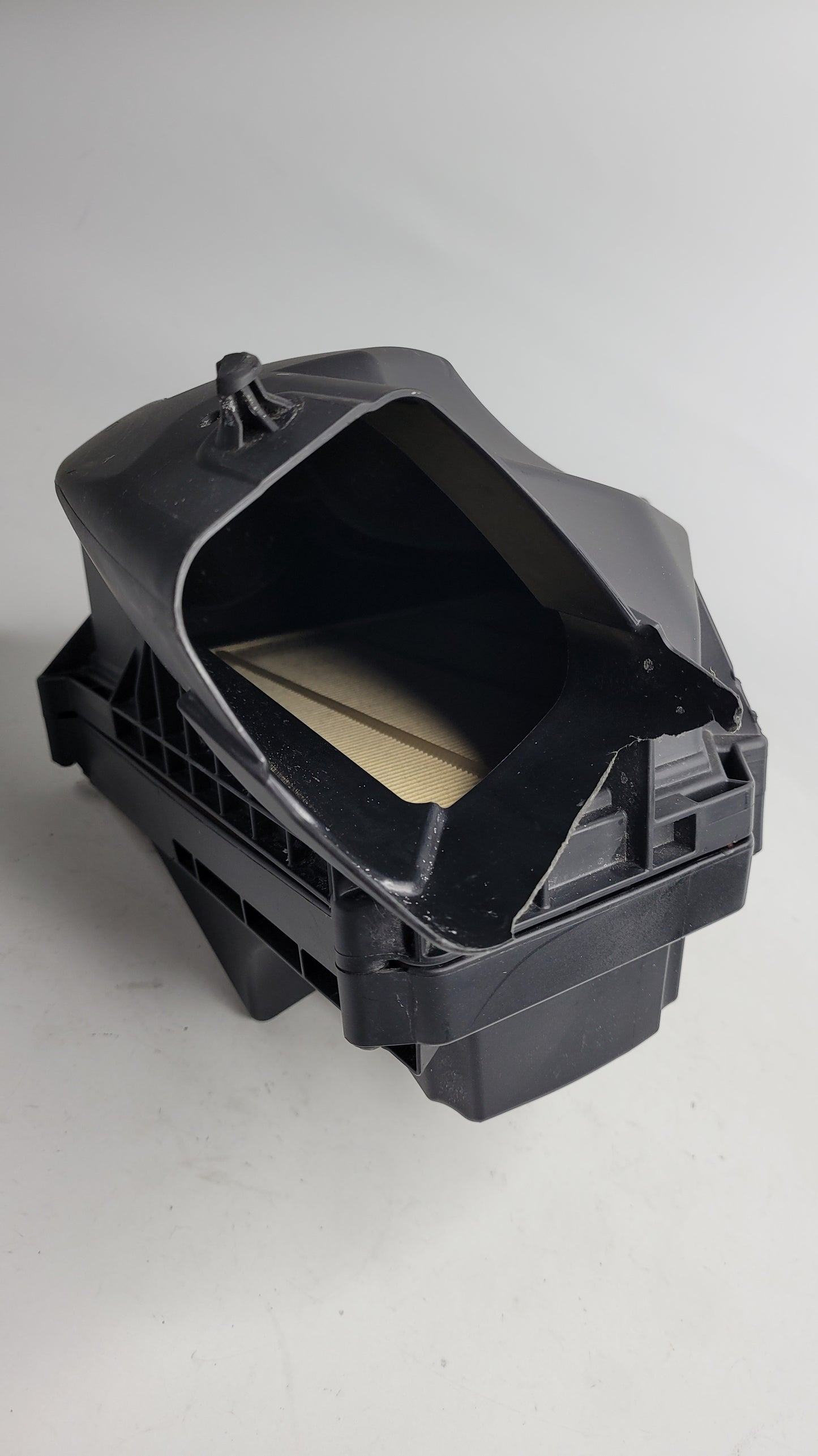BMW M4 3.0L RWD RIGHT SIDE AIR CLEANER FILTER HOUSING BOX 8095805 - MPerformance.parts