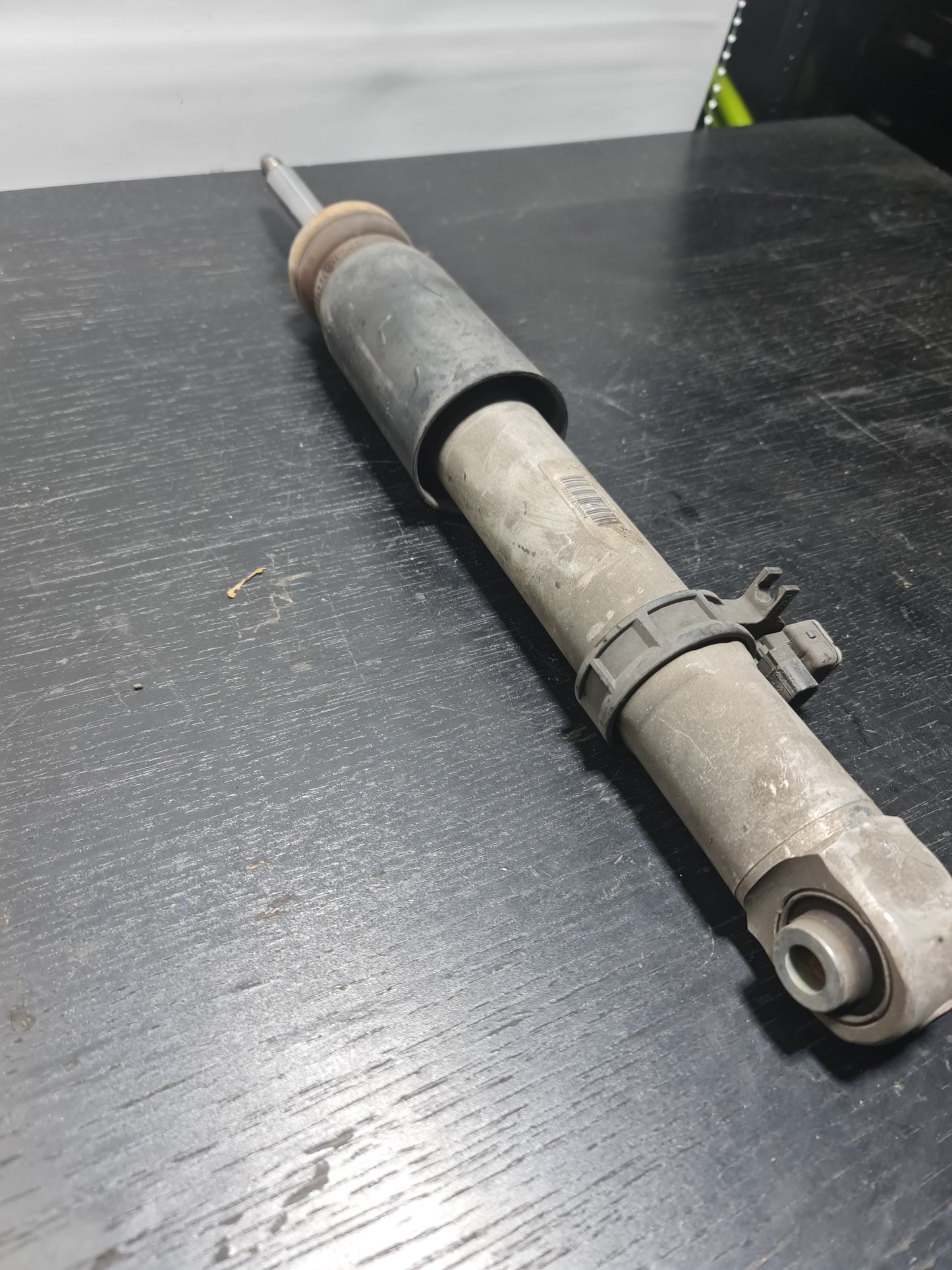 BMW OEM Shock Absorber Edc Rear Left F82 M4 F80 M3 LCI Shock Absorber - MPerformance.parts