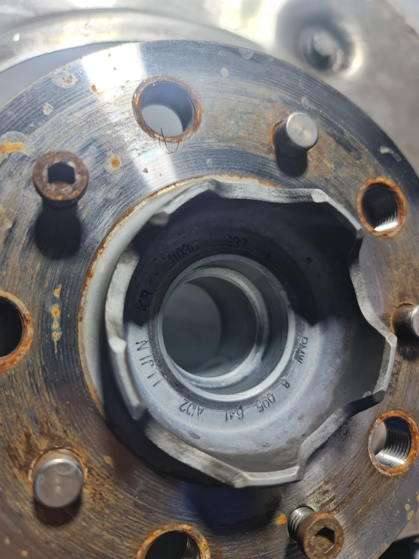 BMW M3 M4 G80 G82 G83 xDrive Front Right Knuckle Wheel Hub 2021 - 2024 Oem 8093712 - MPerformance.parts