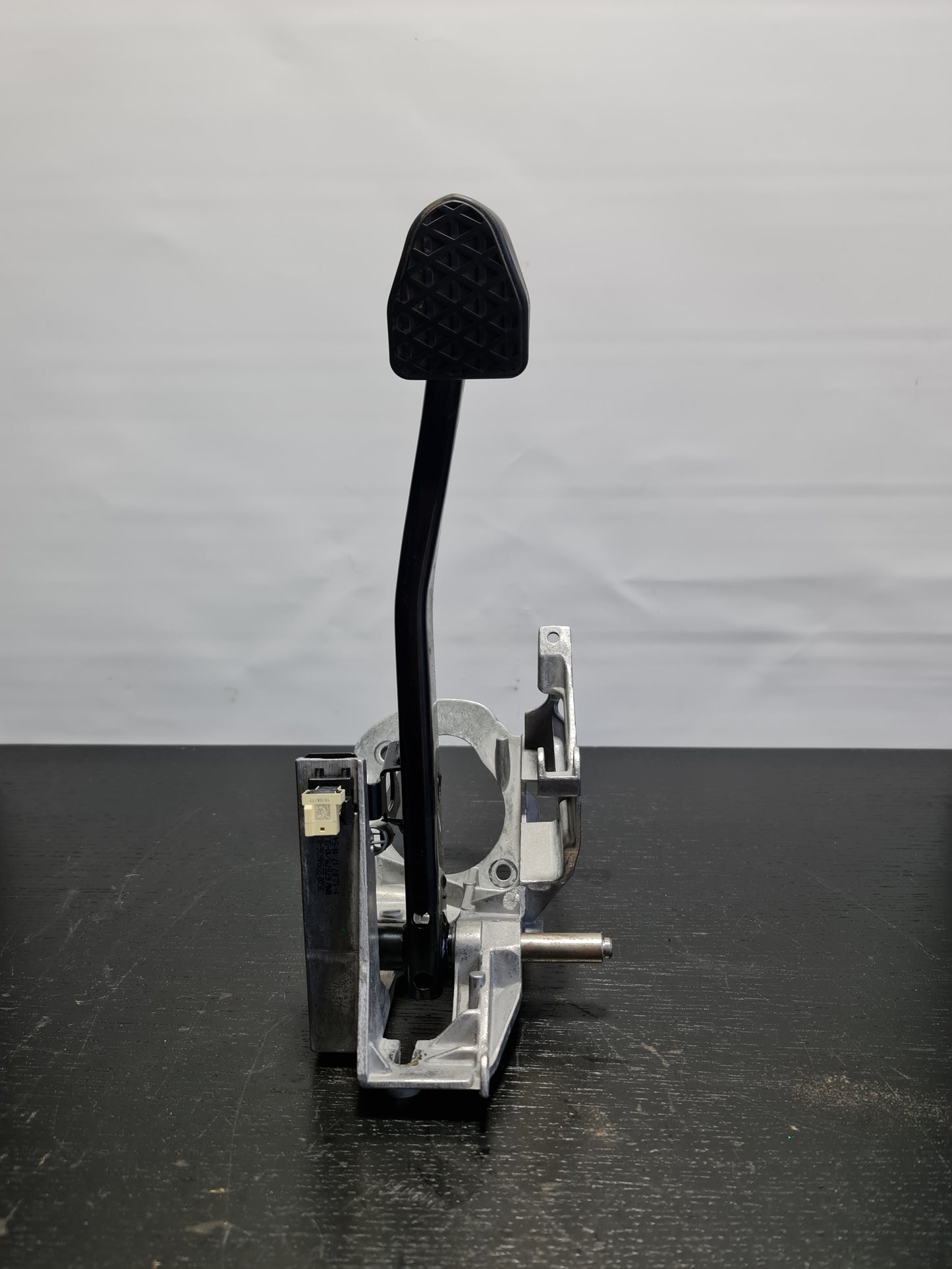 BMW F82 M4 Brake Pedal Assembly 2284636 35002284636-02 C4005196SE - MPerformance.parts