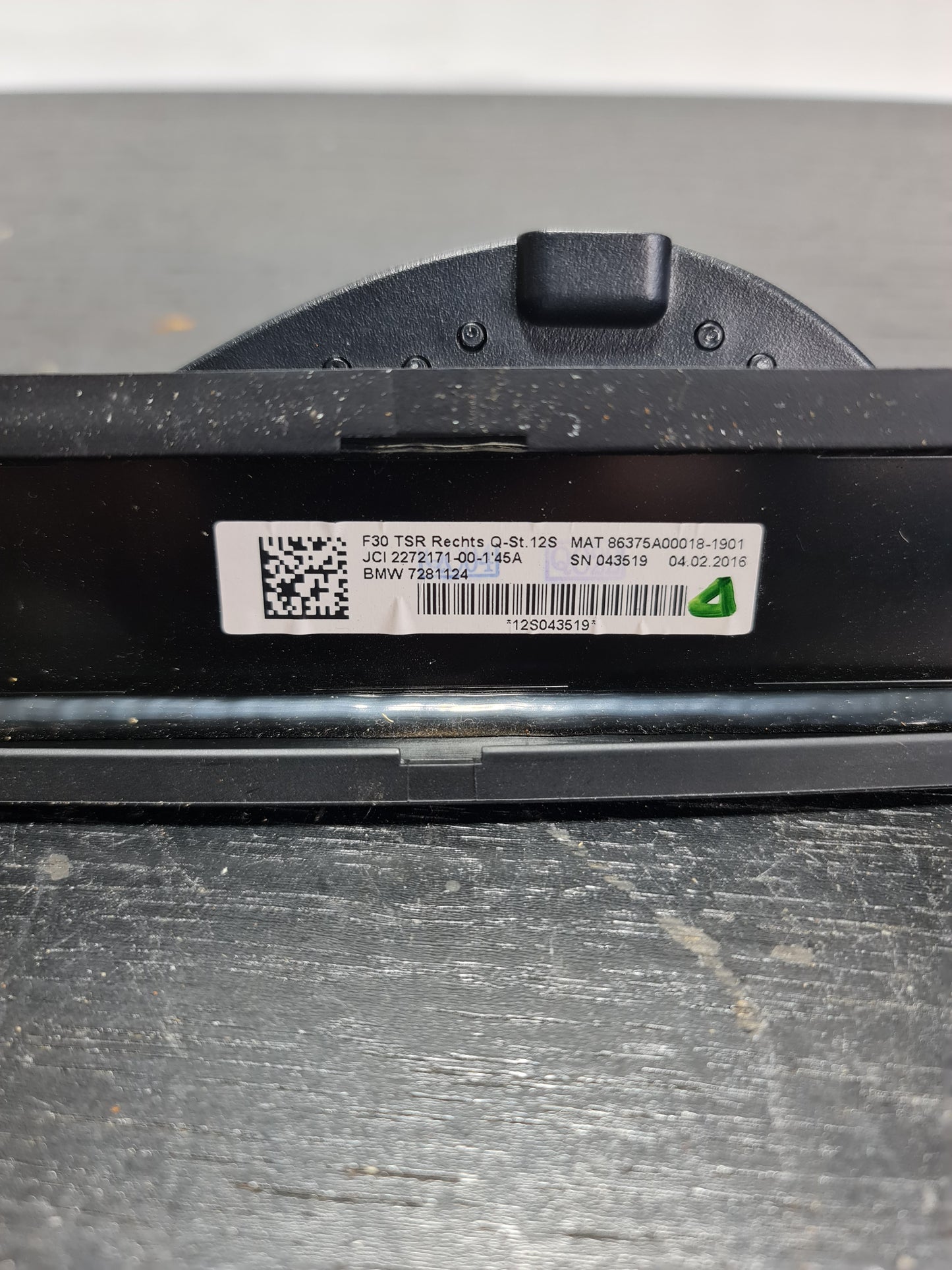12-18 OEM BMW F80 F30 335 328 M3 Sedan Rear Right Window Roller Sun Shade Blind 51357281124 7281124 - MPerformance.parts