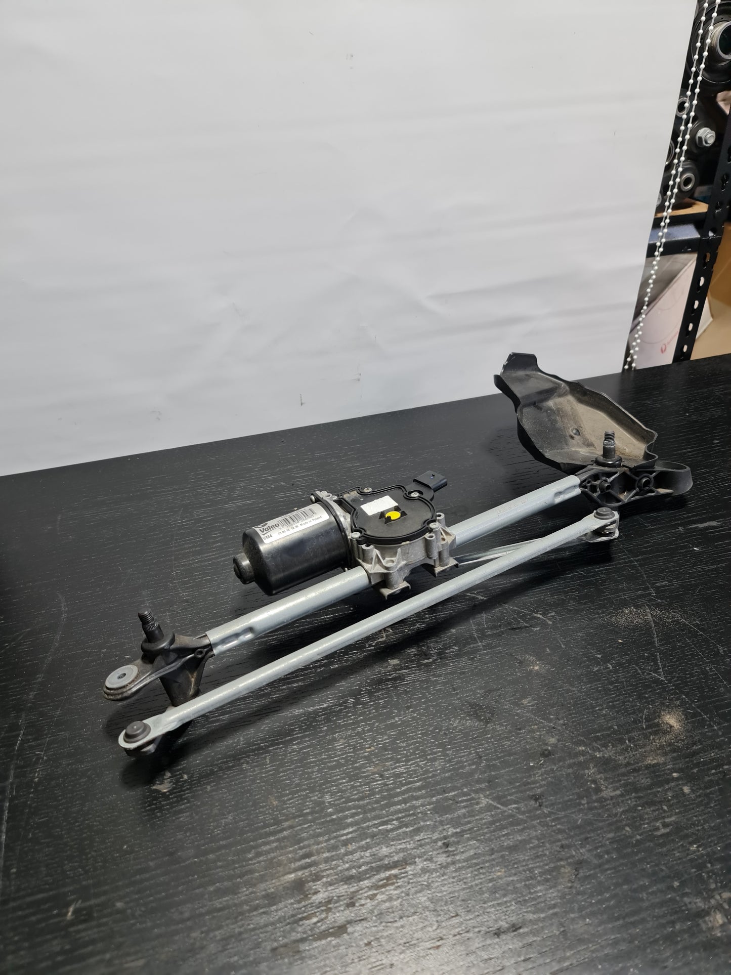 BMW F30 Front Windscreen Windshield Wiper Motor Valeo W000026098 7267504 7260489 61617260489 - MPerformance.parts