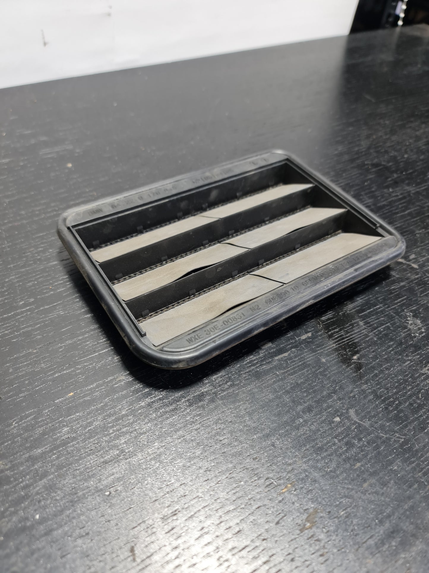 BMW G80 REAR LEFT SIDE QUARTER LOWER PRESSURE AIR VENT 64229176945 - MPerformance.parts