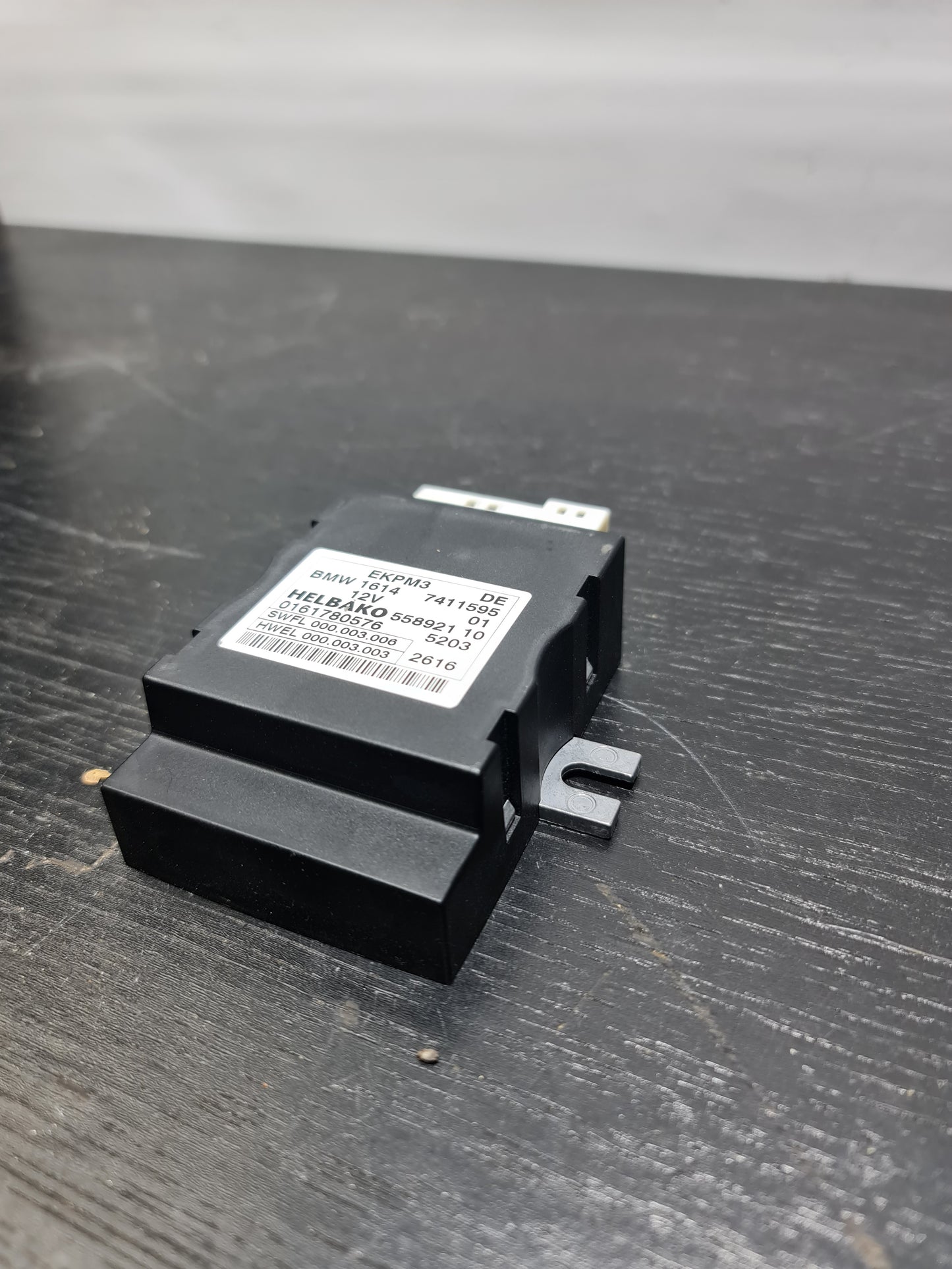 BMW 1 2 3 4 5 6 7 X3 X4 X5 X6 F SERIES FUEL PUMP CONTROL MODULE ECU 7411595 - MPerformance.parts