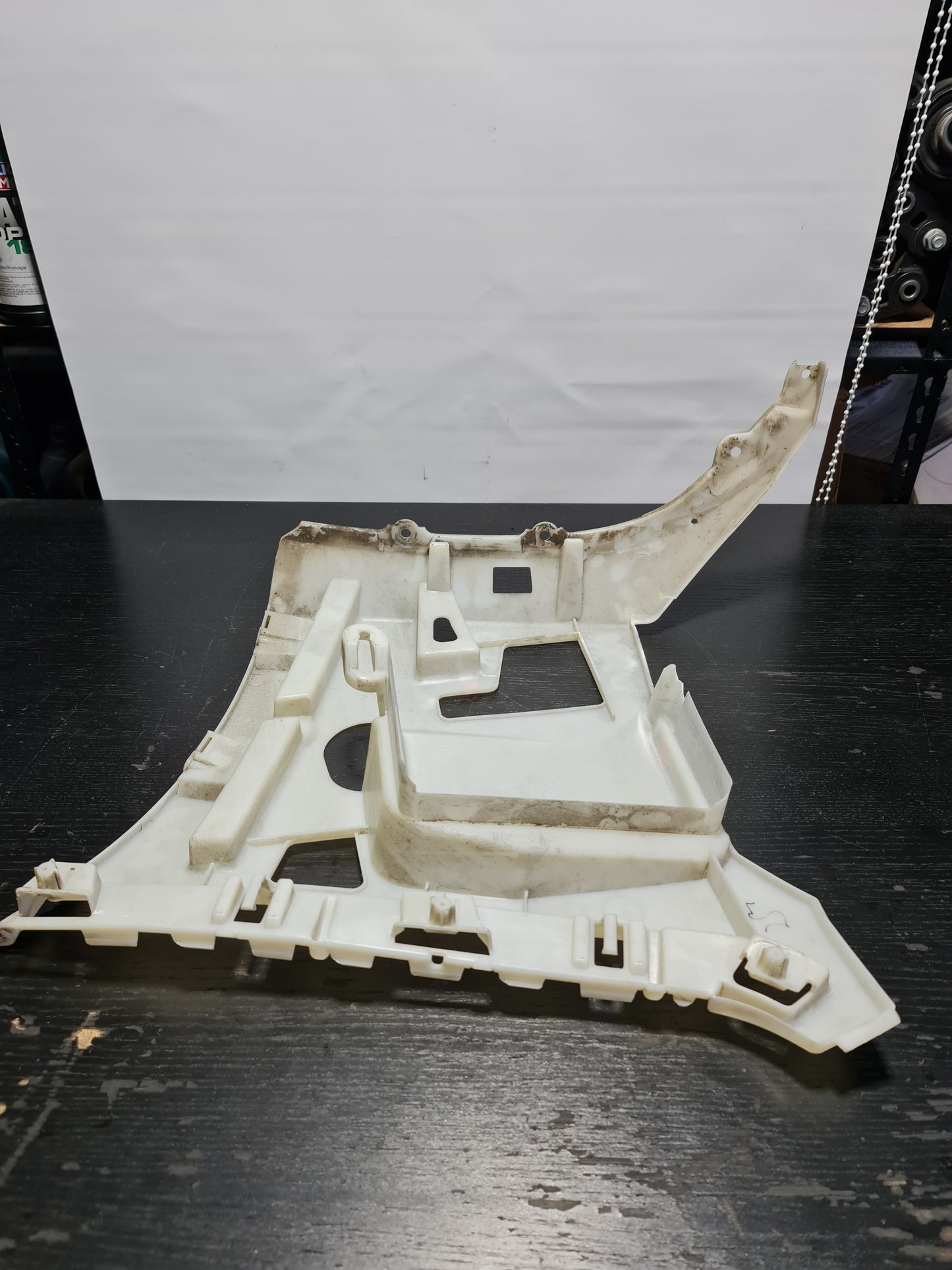 BMW M3 F80 REAR BUMPER M LEFT SIDE GUIDE 51128055983 - MPerformance.parts