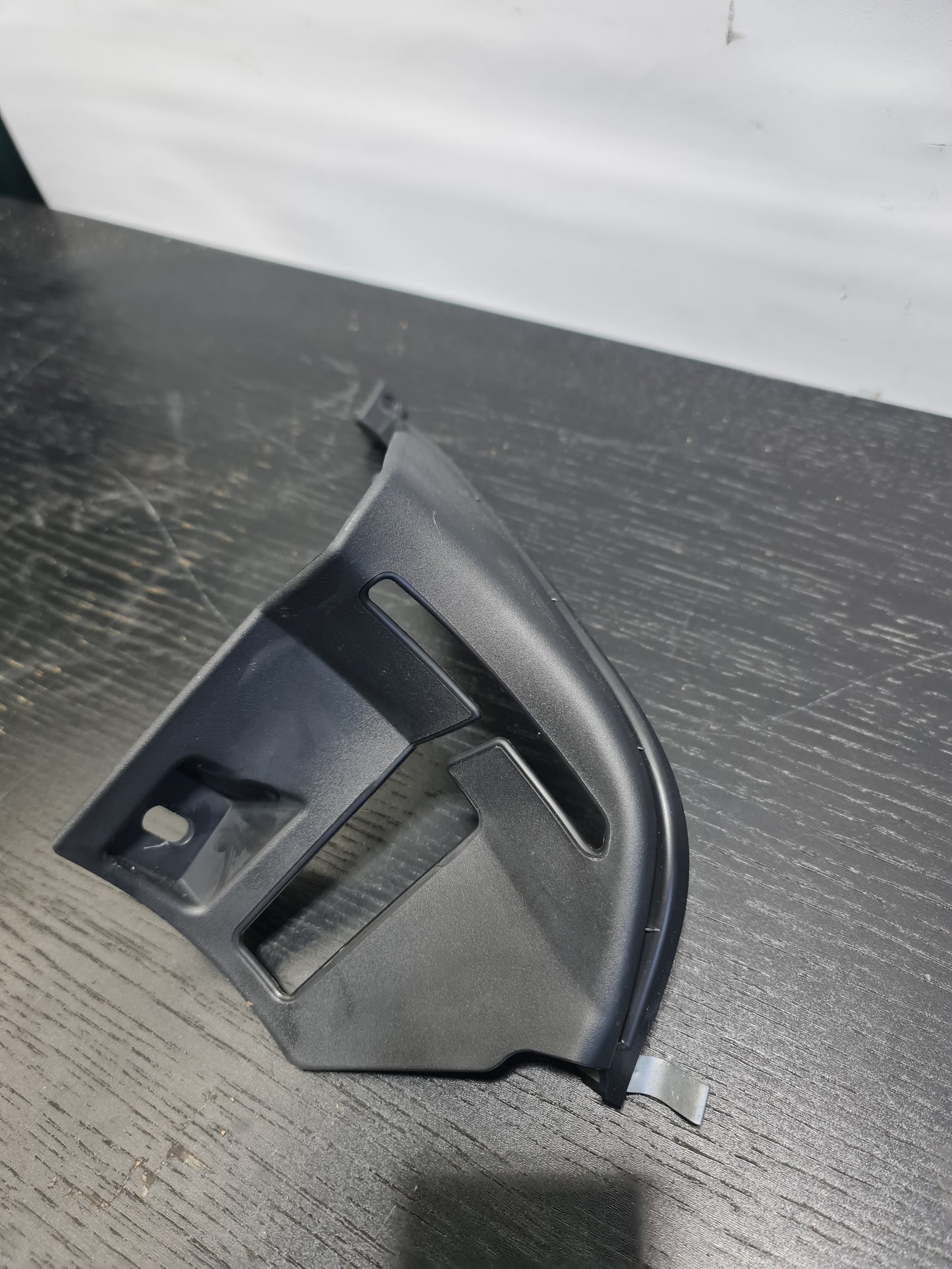BMW M3 F80 - REAR LEFT - SEAT BELT Cover / TRIM 7256113 51467256113 - MPerformance.parts