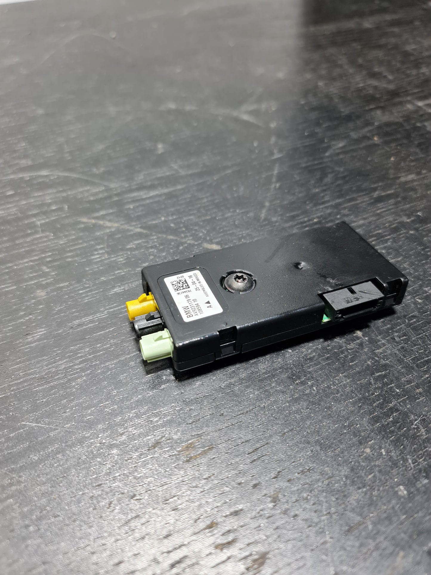 BMW 3 Series Antenna Amplifier Module 108594-10 F80 - MPerformance.parts