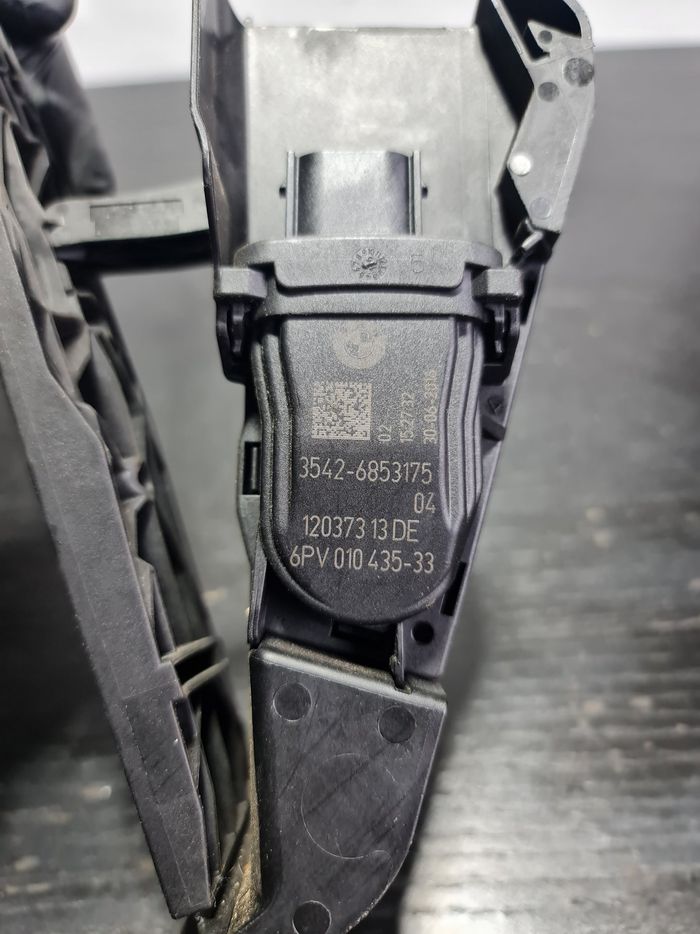 2006-2020 BMW 35-42-6-853-175 BMW 35426853175 Accelerator.Pedal Module,Automatic Gearbox 6853175 06 - MPerformance.parts