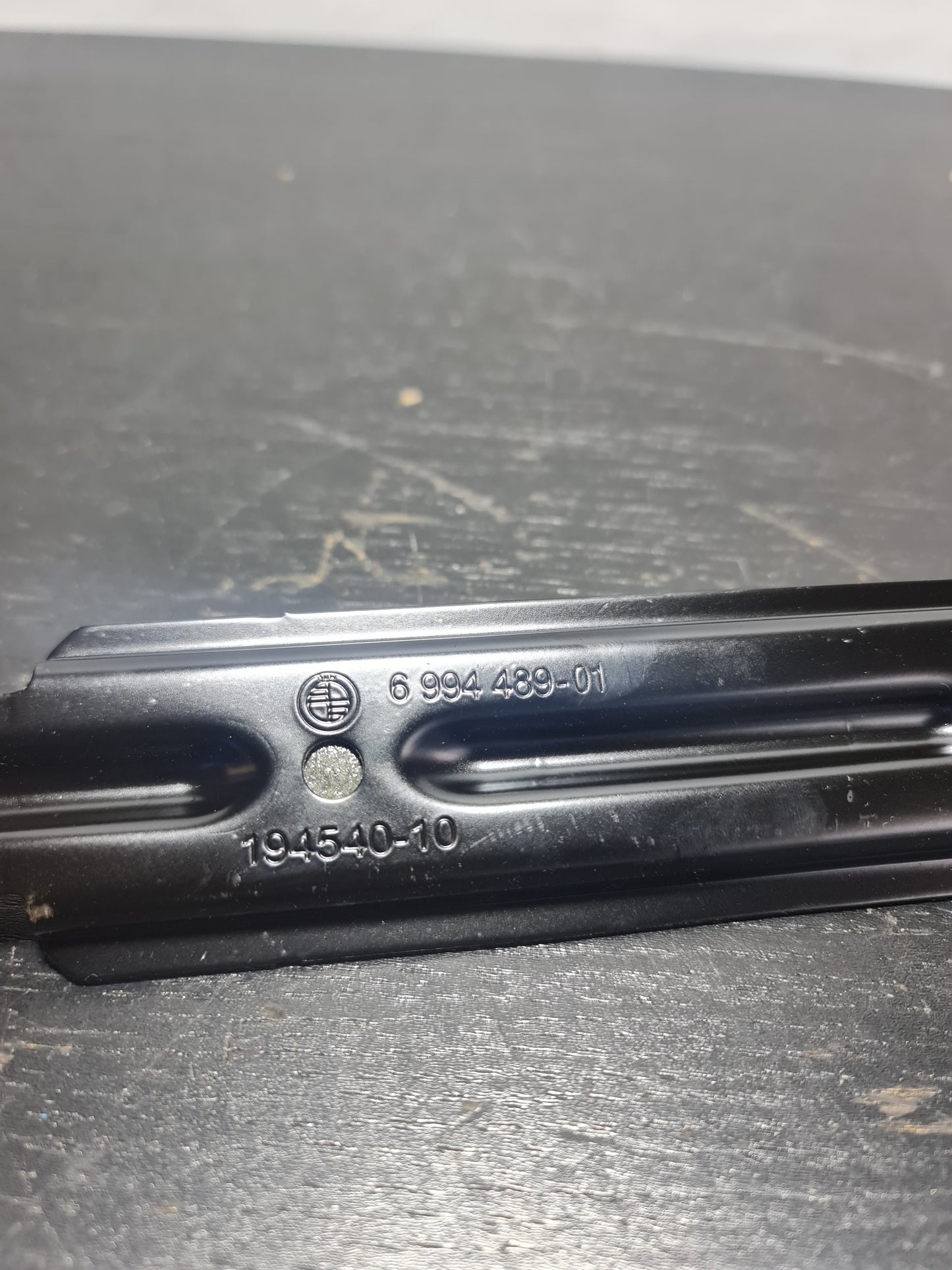 BMW 3 SERIES G20 - 2018 2019 2020 2021 - BATTERY HOLD DOWN CLAMP 194540-10 - MPerformance.parts