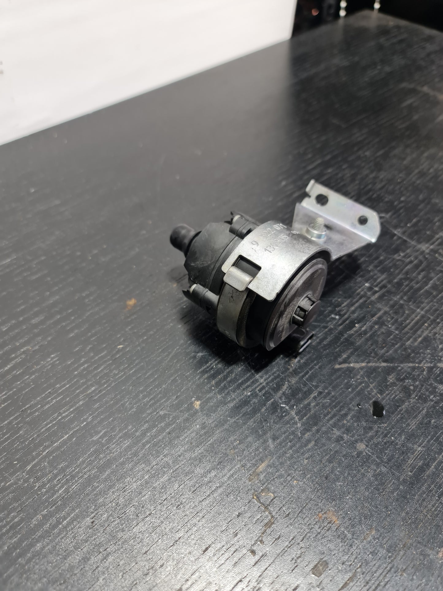 PUMP 9322071 BMW M4 F83 3.0 PETROL TWIN TURBO 2018 AUXILLIARY WATER PUMP 64539322071 - MPerformance.parts