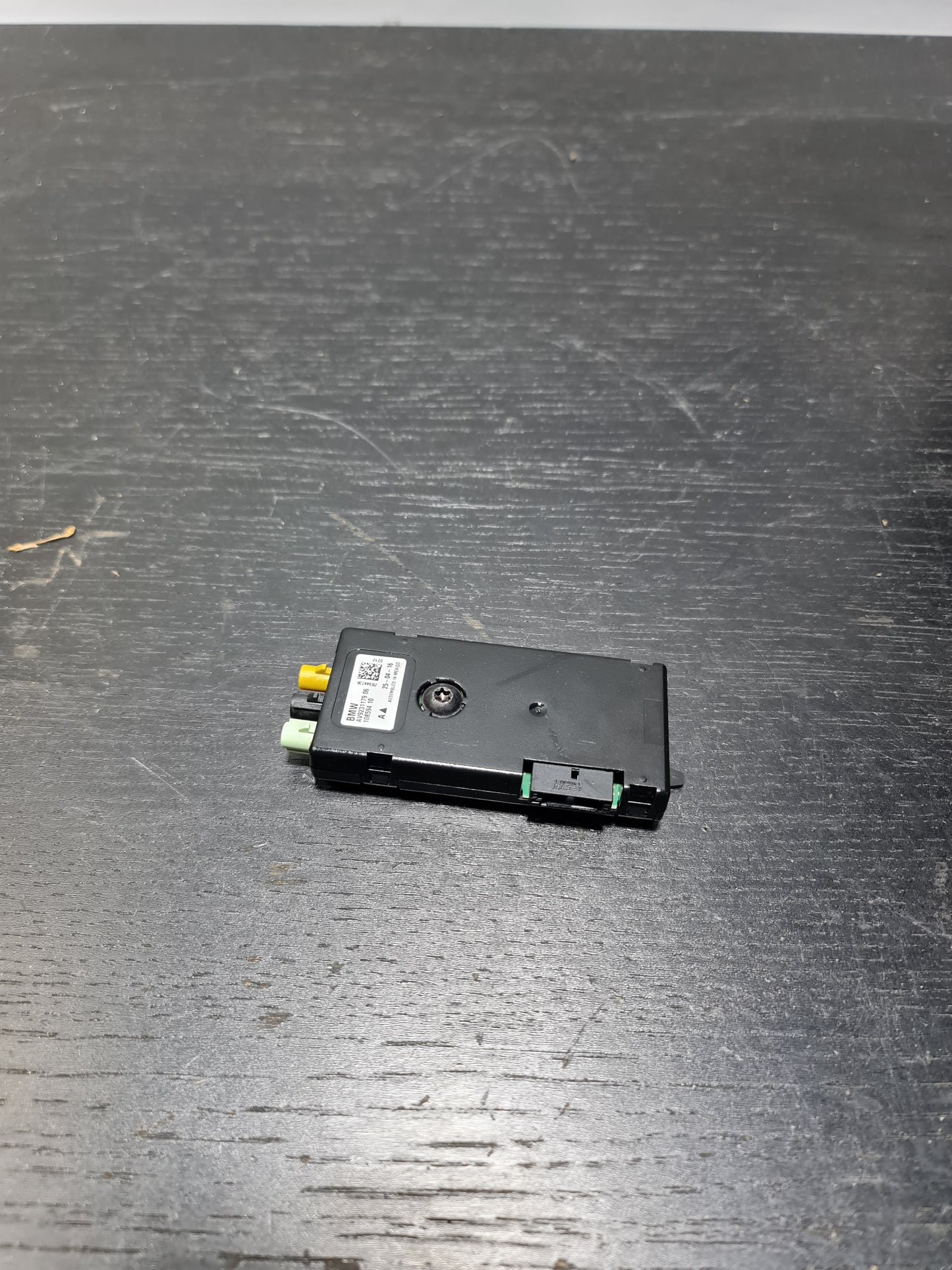 BMW 3 Series Antenna Amplifier Module 108594-10 F80 - MPerformance.parts