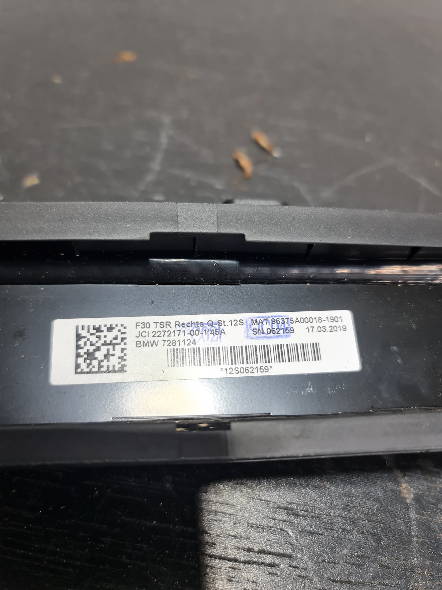 12-18 OEM BMW F80 F30 335 328 M3 Sedan Rear Right Window Roller Sun Shade Blind 51357281124 7281124 - MPerformance.parts