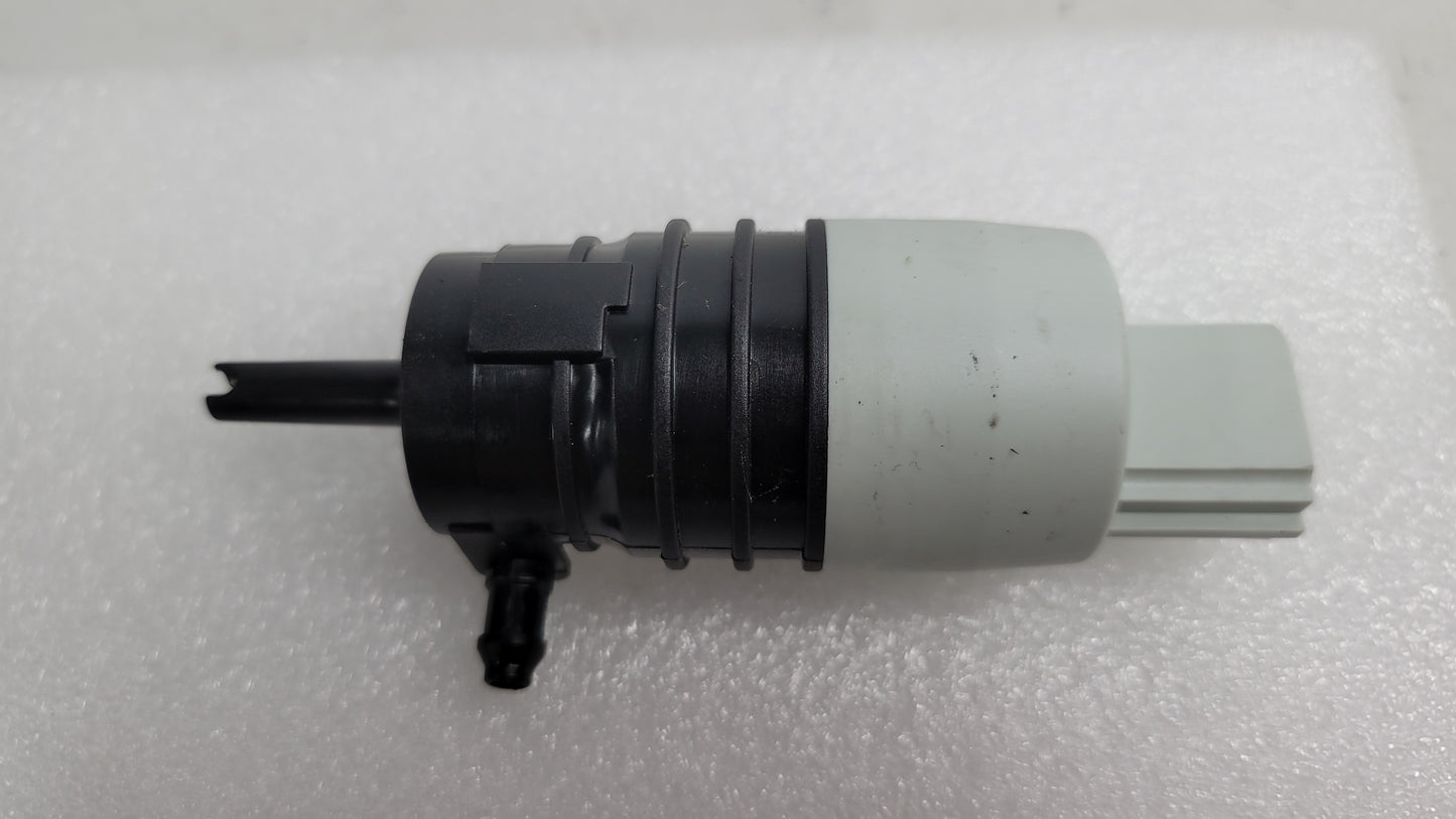 BMW G80 G26 G30 F31 F44 Washer Pump Washer Water Pump 7298309 - MPerformance.parts