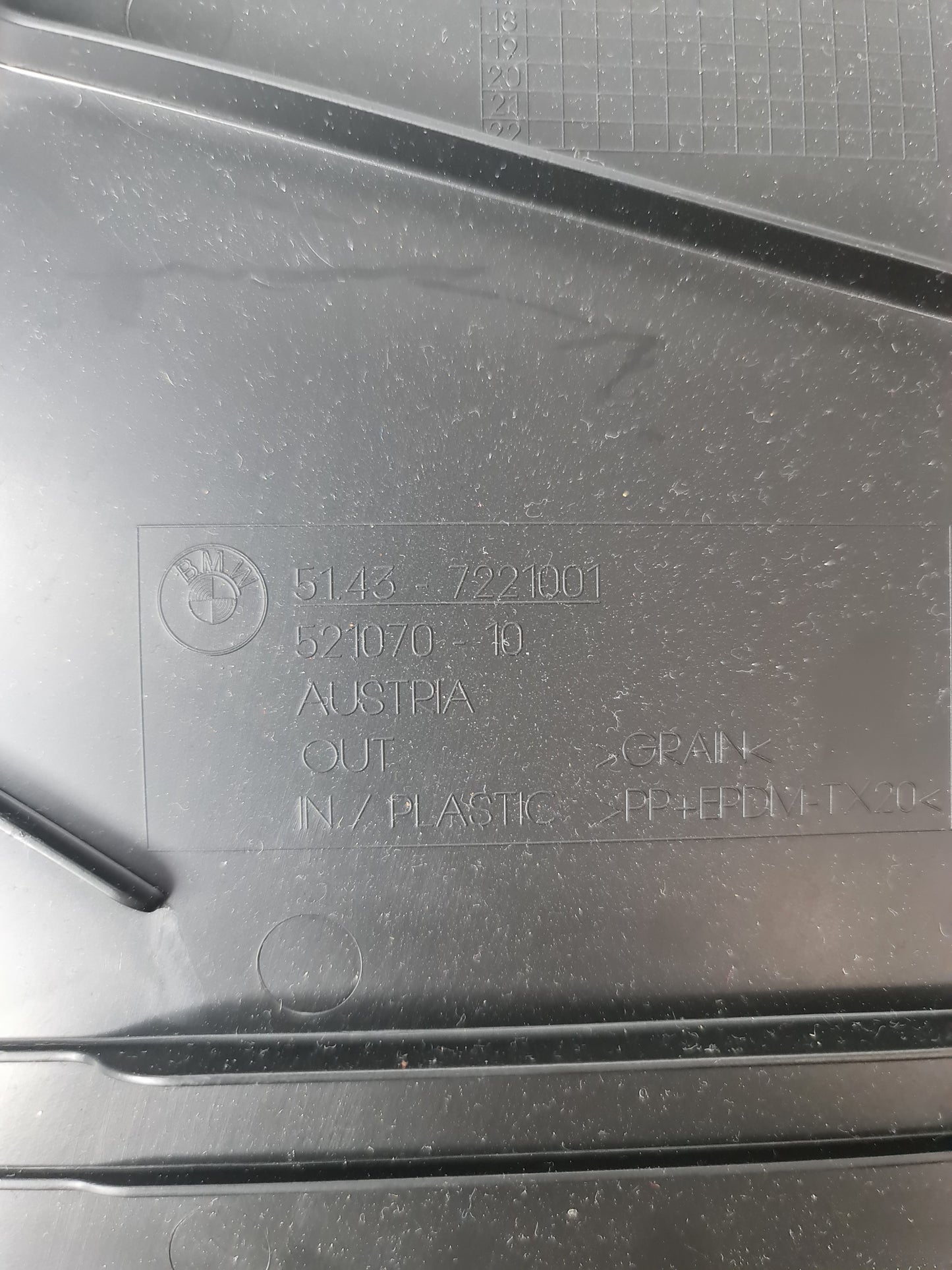 2016 BMW 3 F80 M3 Left Side Middle B Pillar Trim 7221001 51437221001 - MPerformance.parts