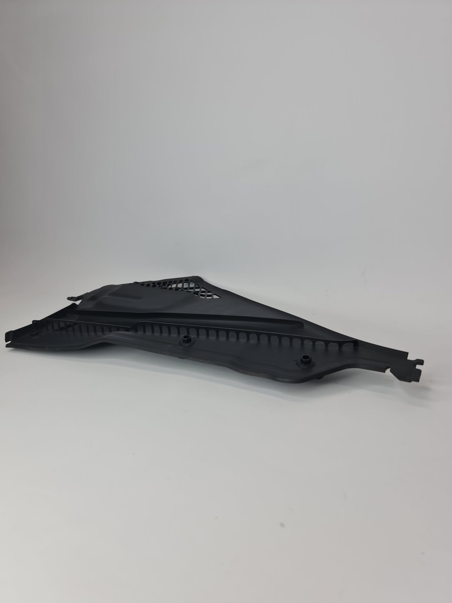 BMW M4 scuttle panel trim right F82 2017 64318059698 - MPerformance.parts