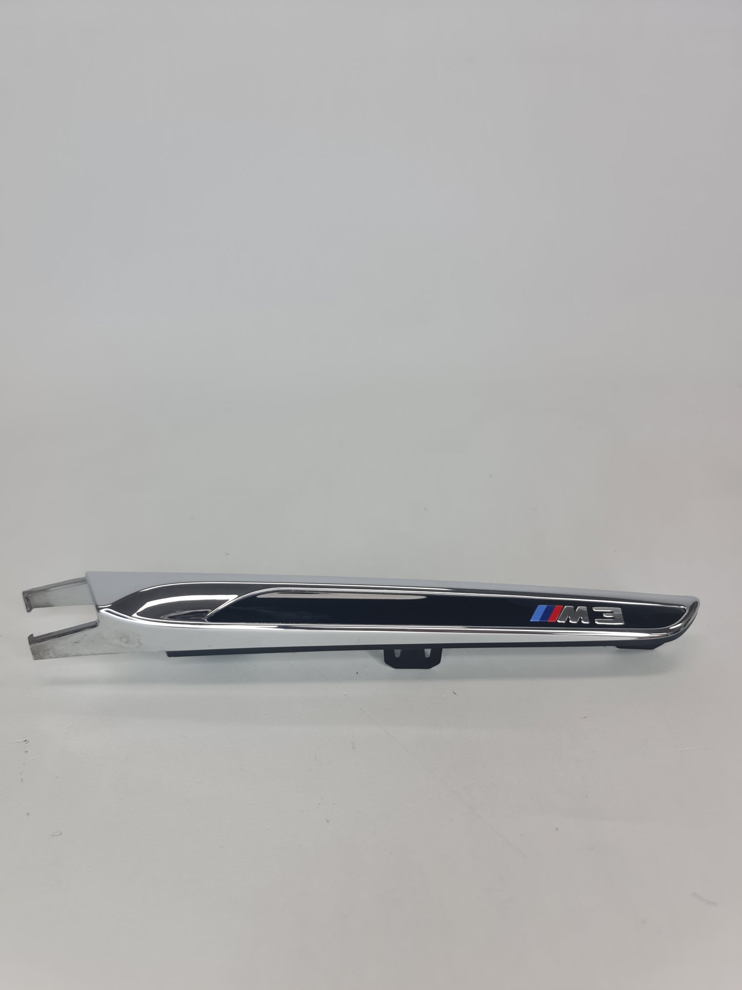 Bmw F82 F83 M4 MOLDING Left links VENT TRIM BADGE COVER 51138055333 - MPerformance.parts