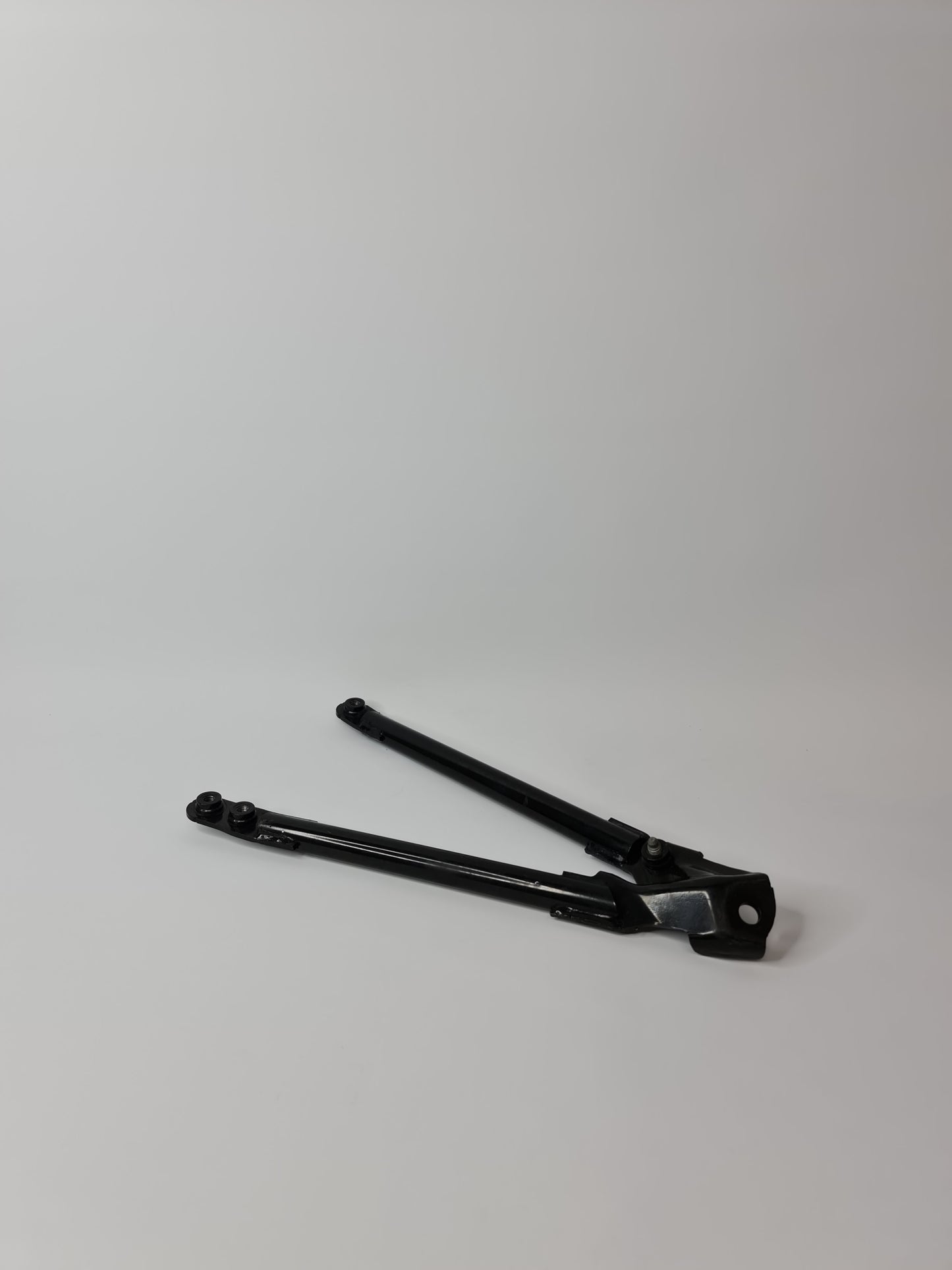 BMW 3 F80 LEFT STRUT ROD GENUINE - MPerformance.parts